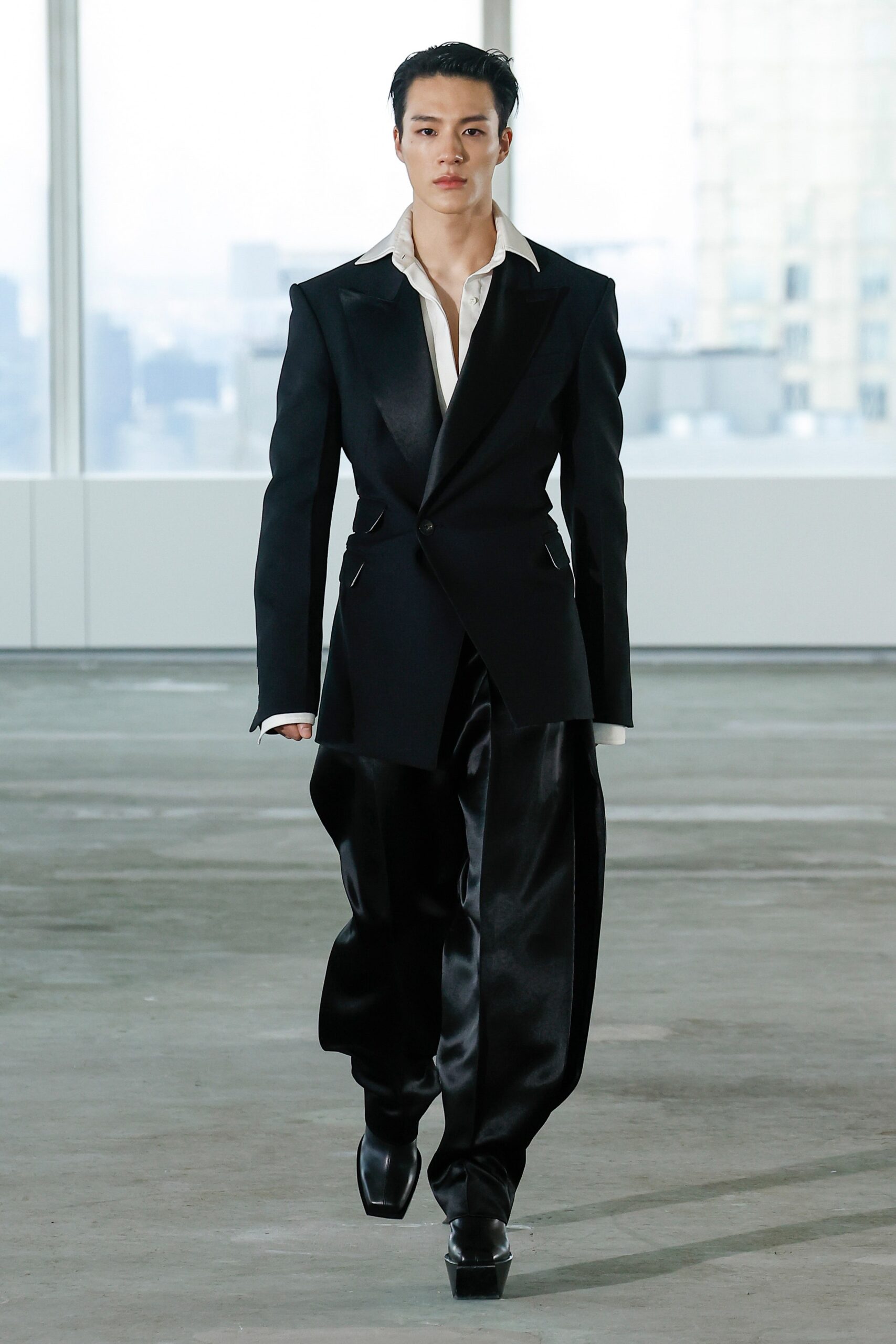 Peter Do S/S 23 Look 1