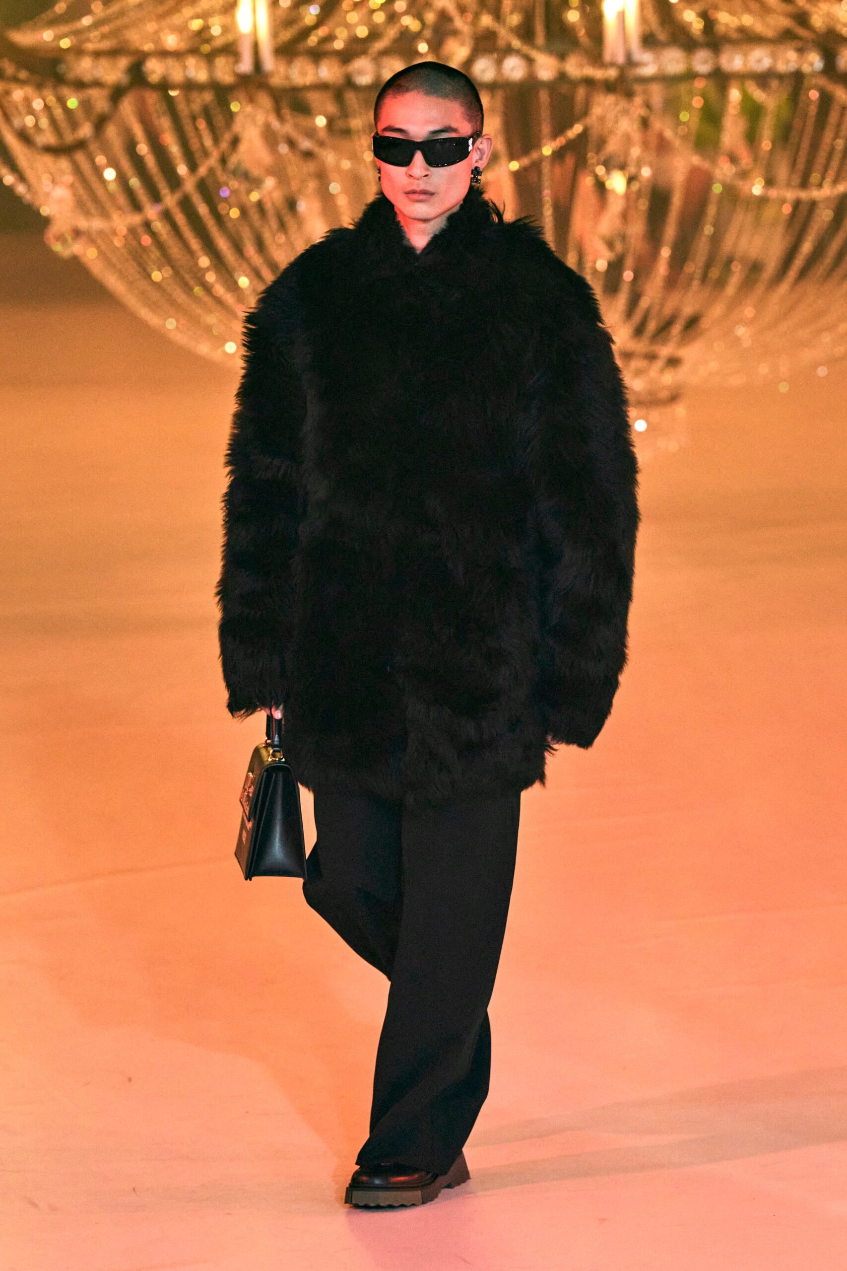Off-White F/W 22 Menswear Look 3