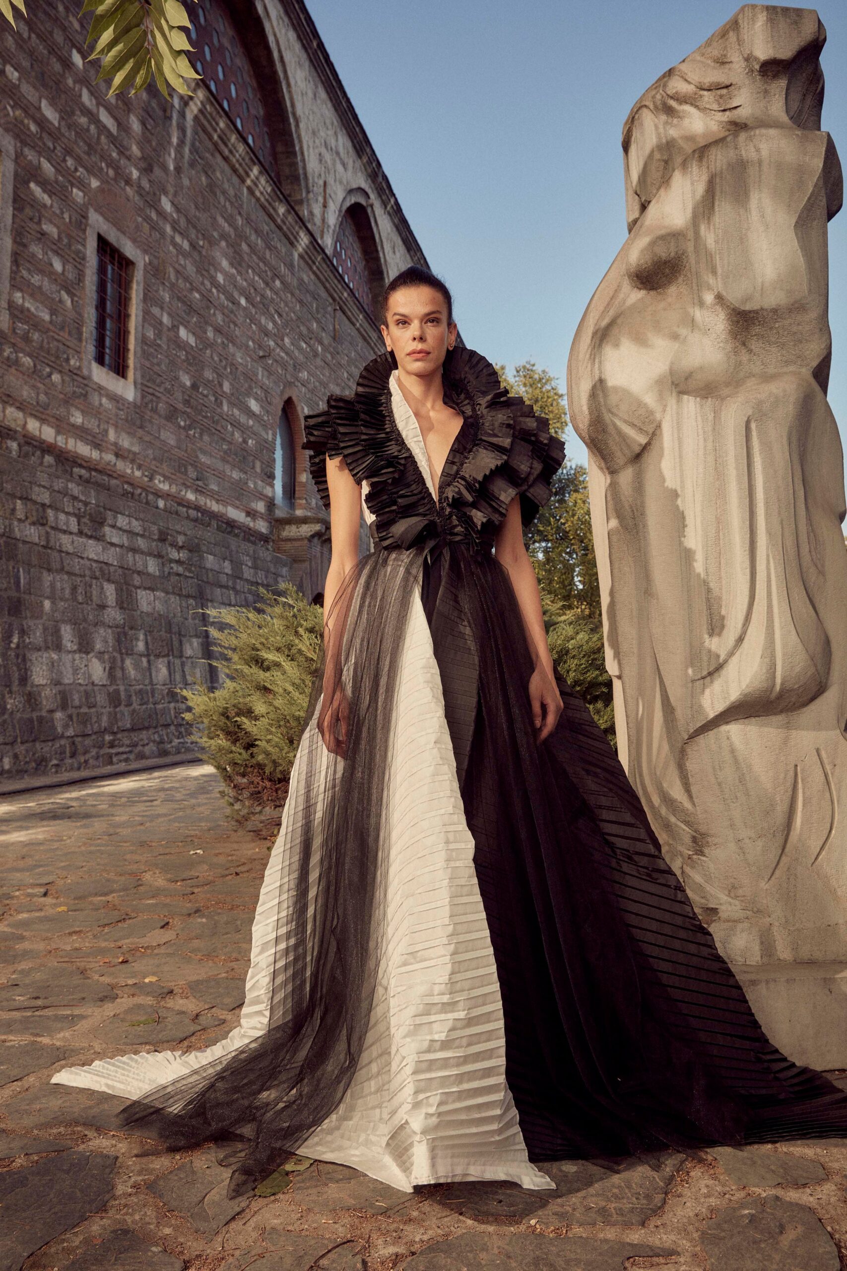 Özlem Süer Istanbul S/S 21 Look 9
