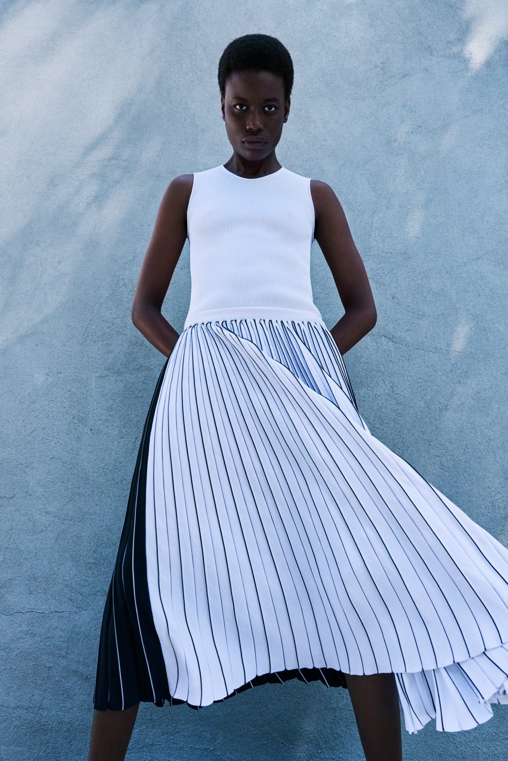Partow Resort 23 Look 13