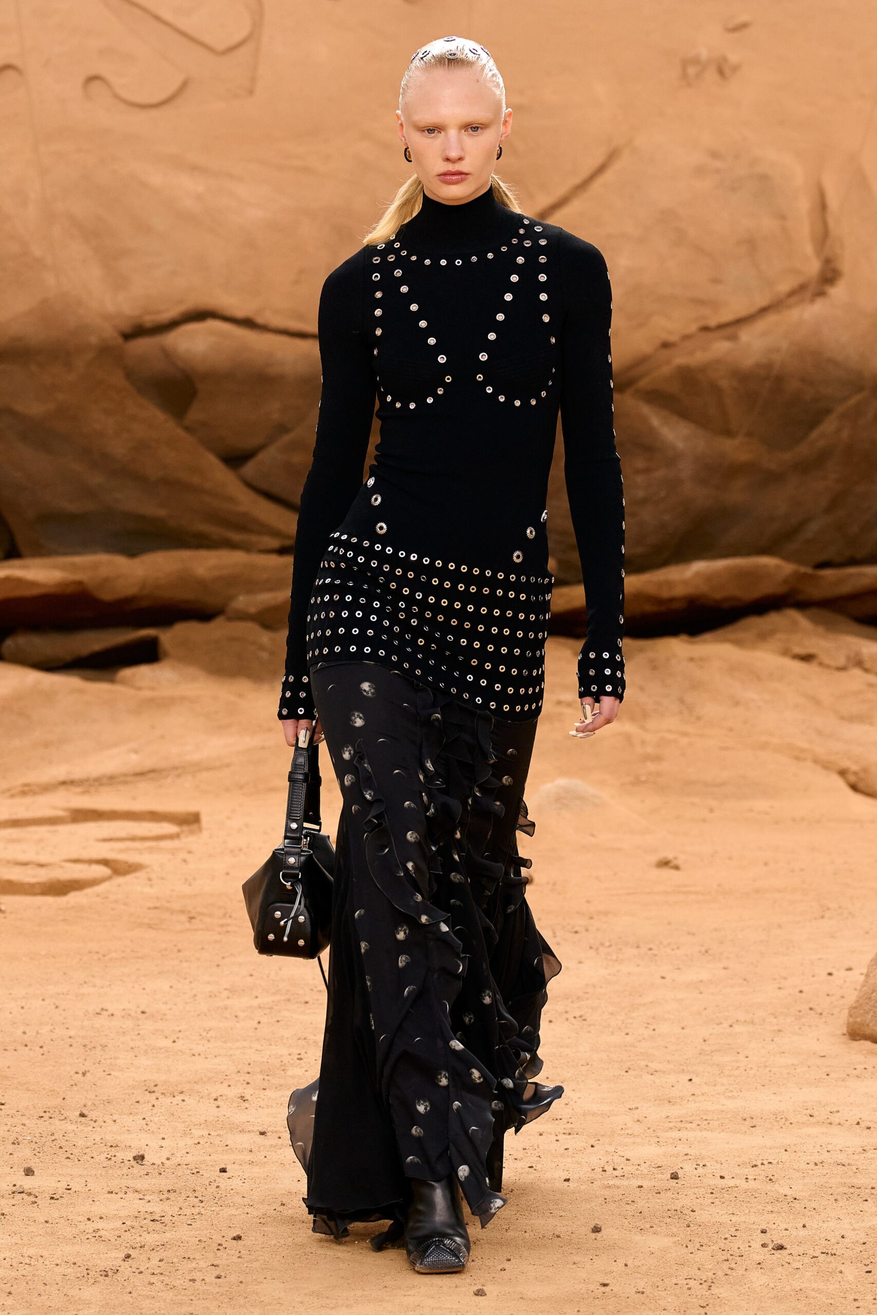 Off-White F/W 23 Look 17