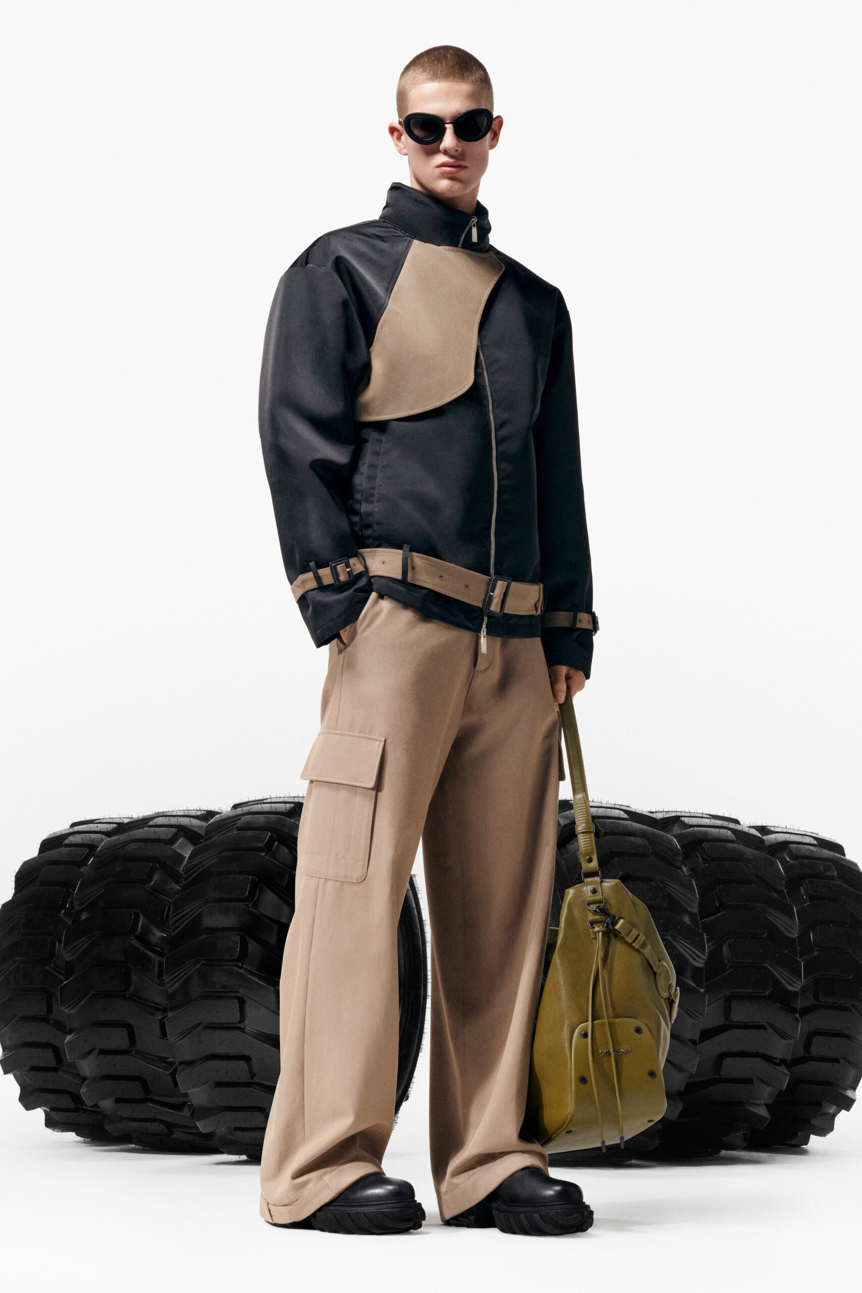 Off-White F/W 23 Look 18