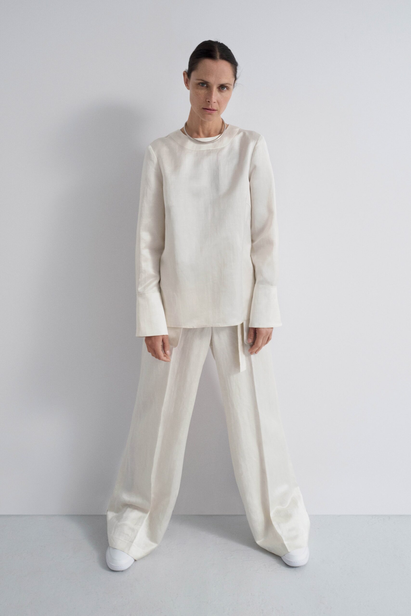 Partow Resort 19 Look 25