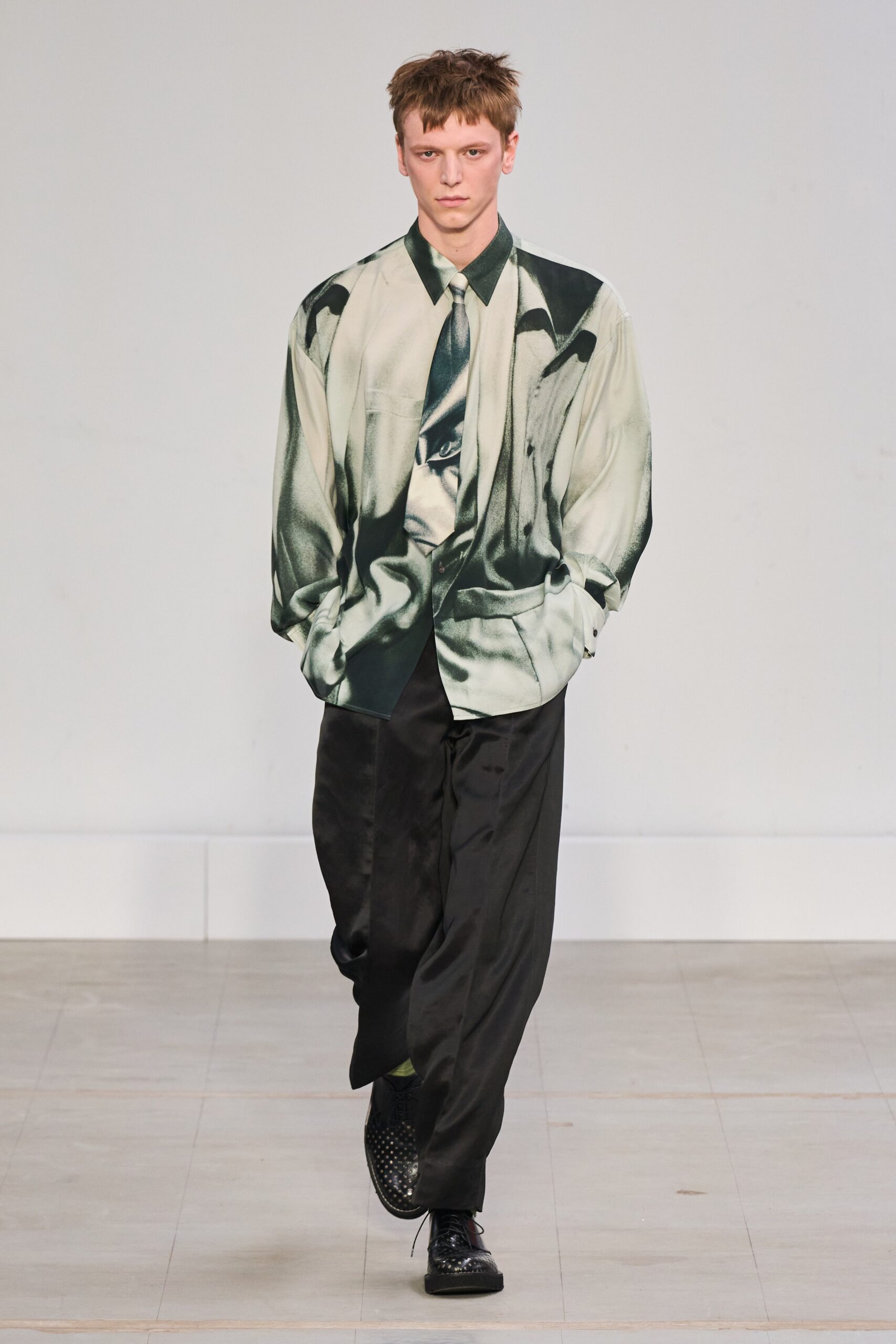 Paul Smith S/S 24 Menswear Look 30