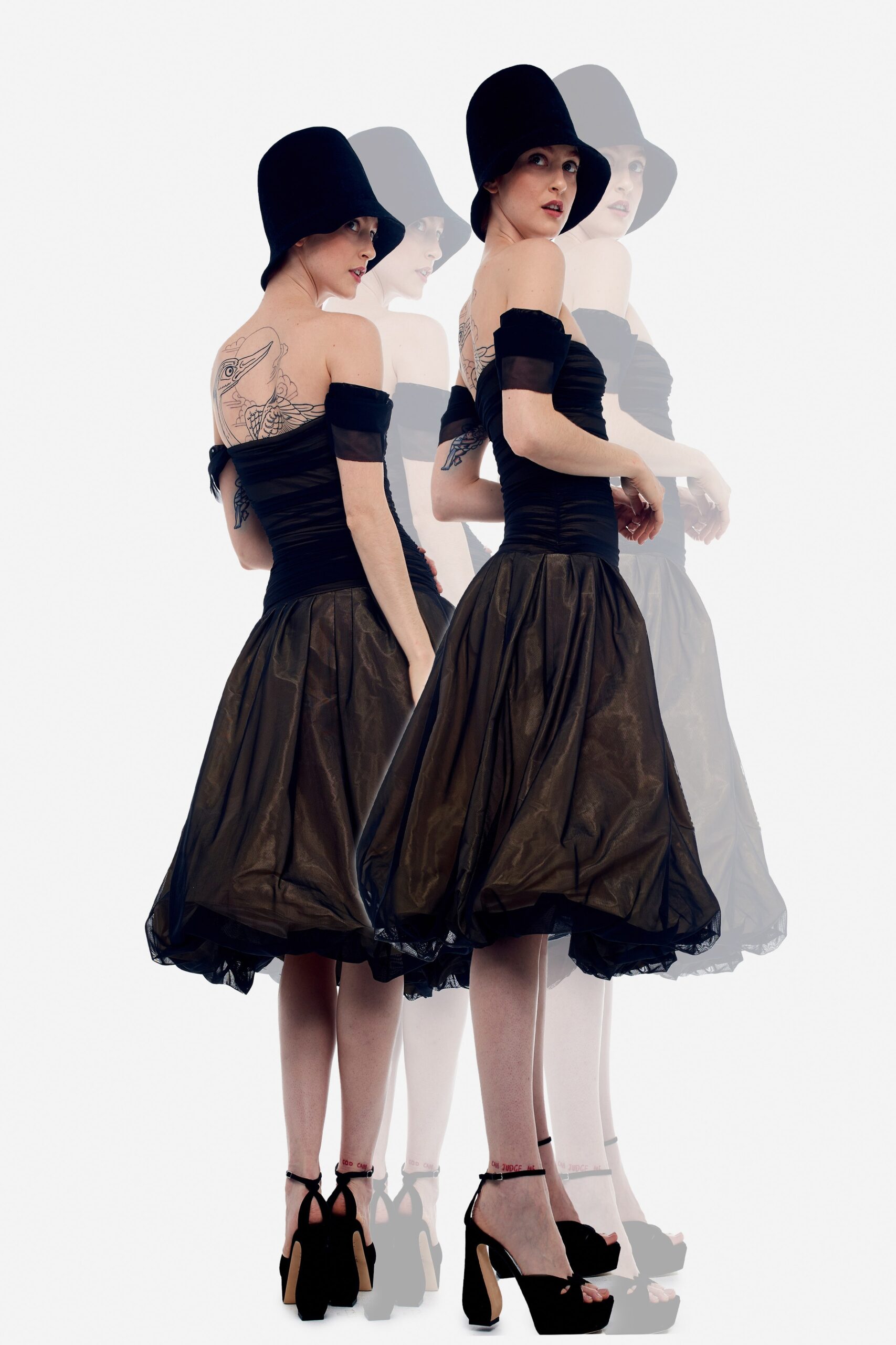 Norma Kamali F/W 22 Look 39