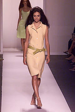 Oscar de la Renta S/S 01 Look 16