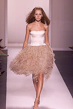 Oscar de la Renta S/S 01 Look 58