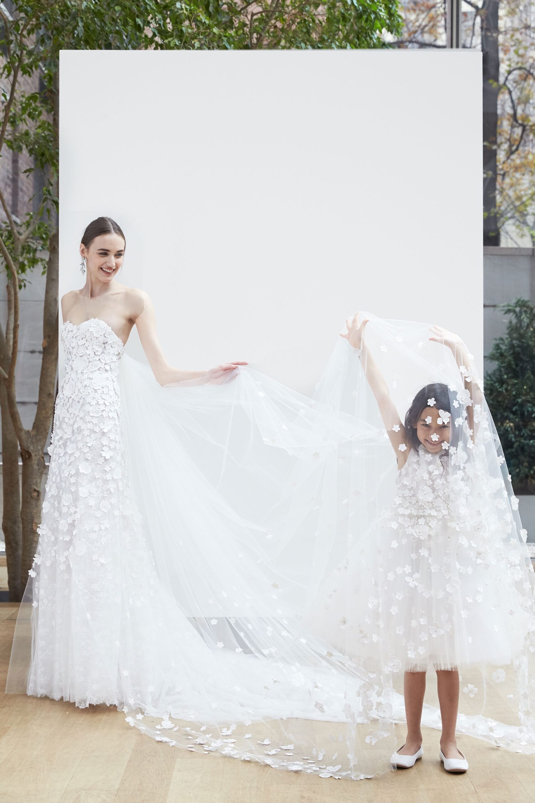 Oscar de la Renta S/S 18 Bridal Look 12