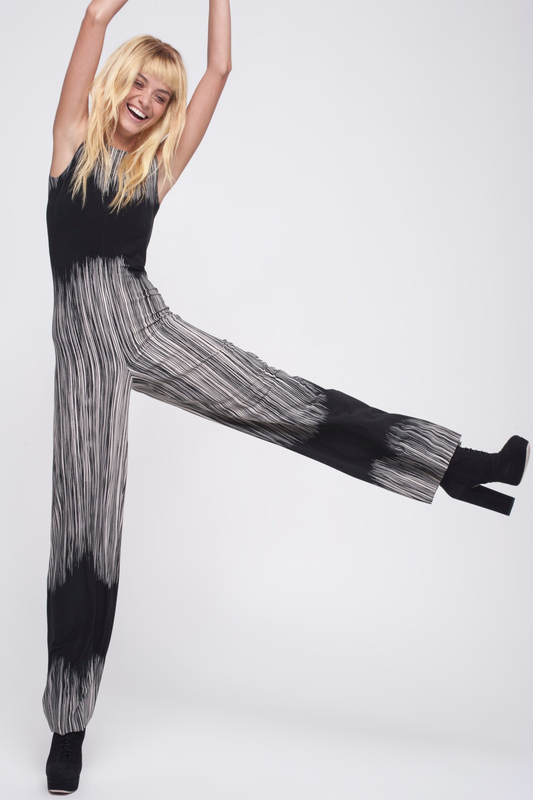 Norma Kamali F/W 16 Look 39