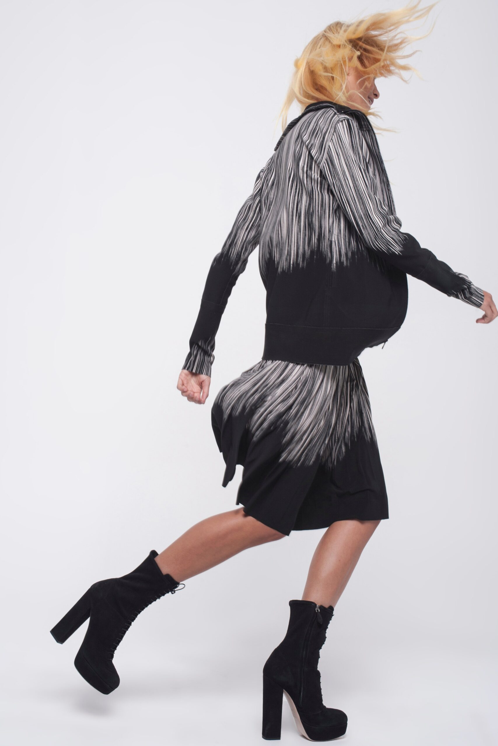 Norma Kamali F/W 16 Look 44