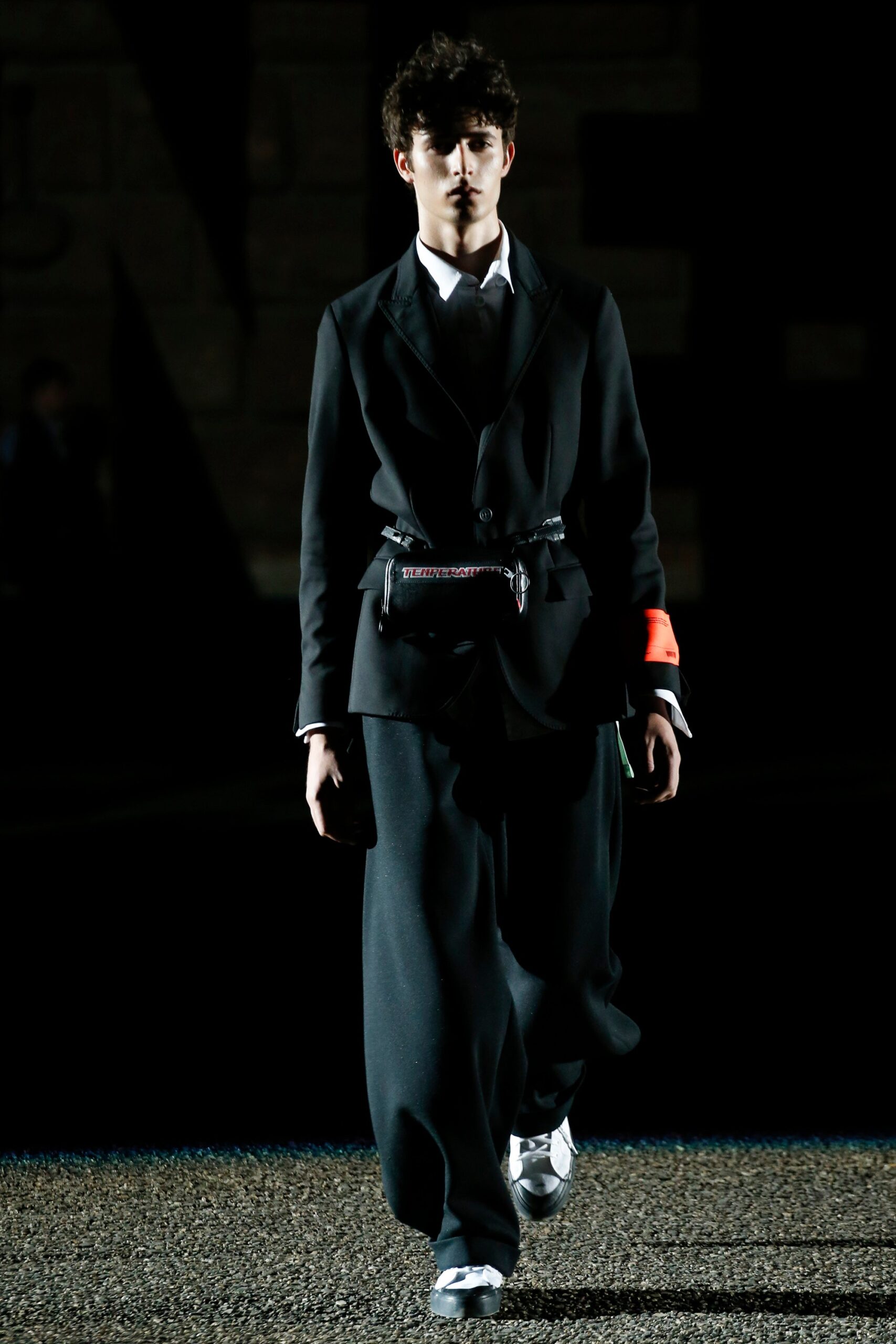 Off-White S/S 18 Menswear Look 15