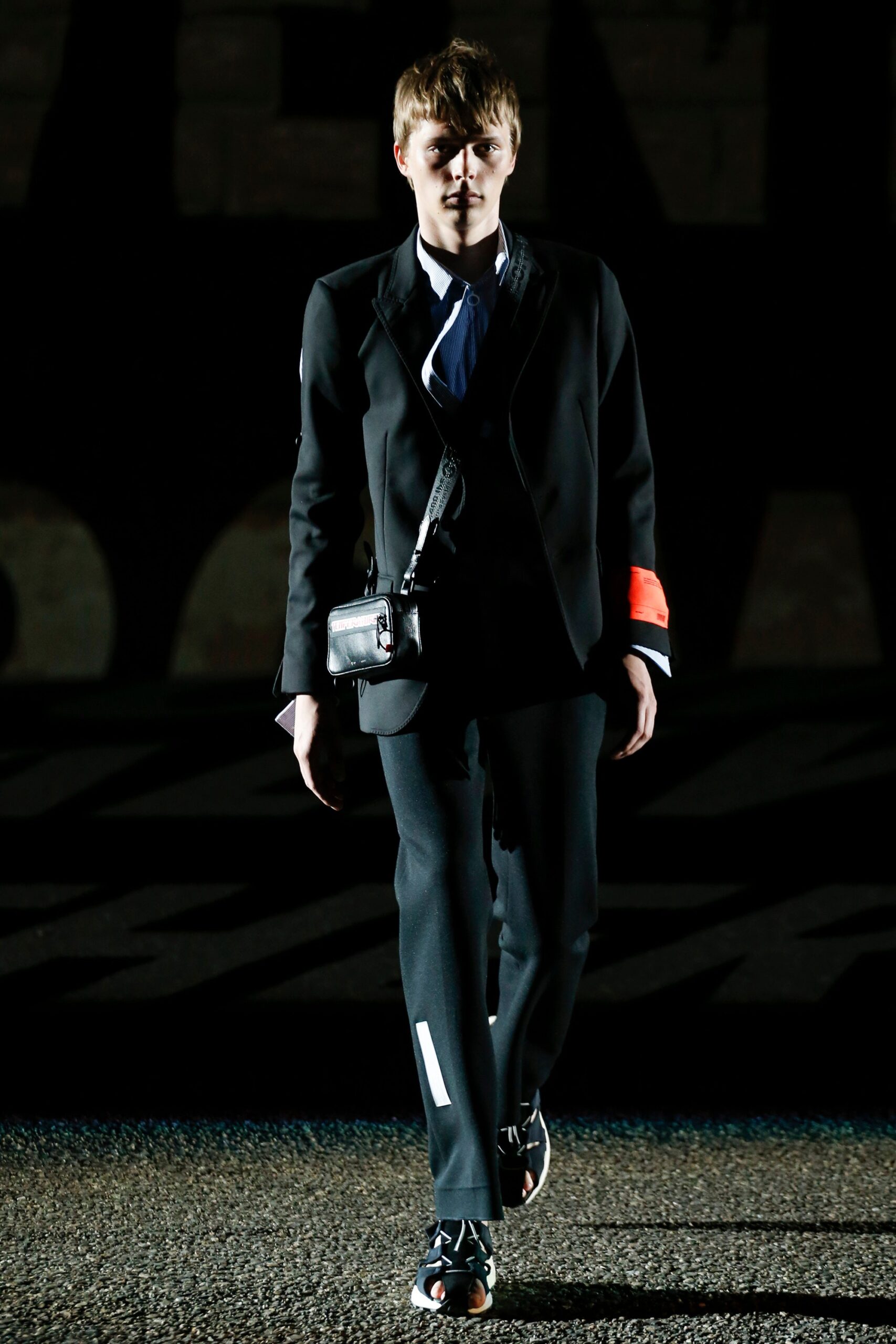 Off-White S/S 18 Menswear Look 16