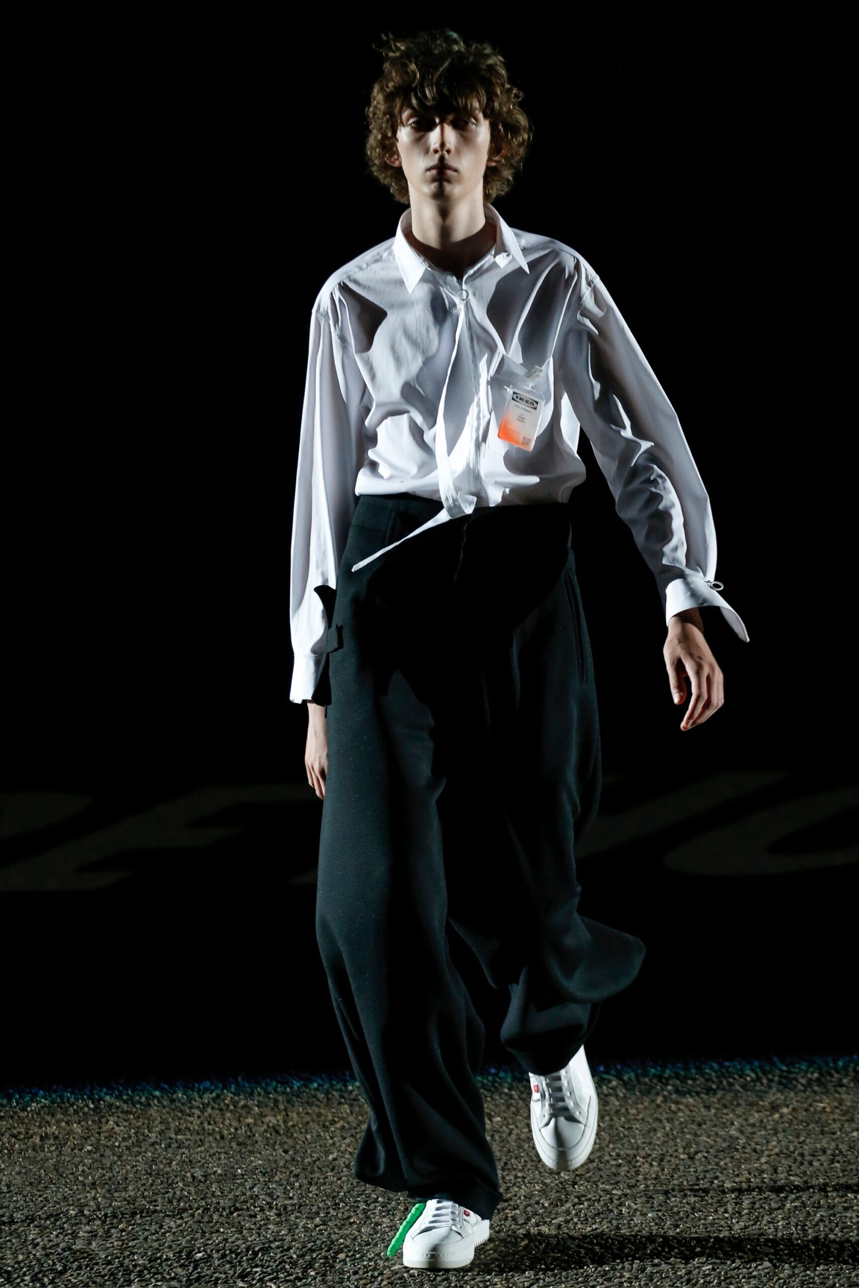 Off-White S/S 18 Menswear Look 17