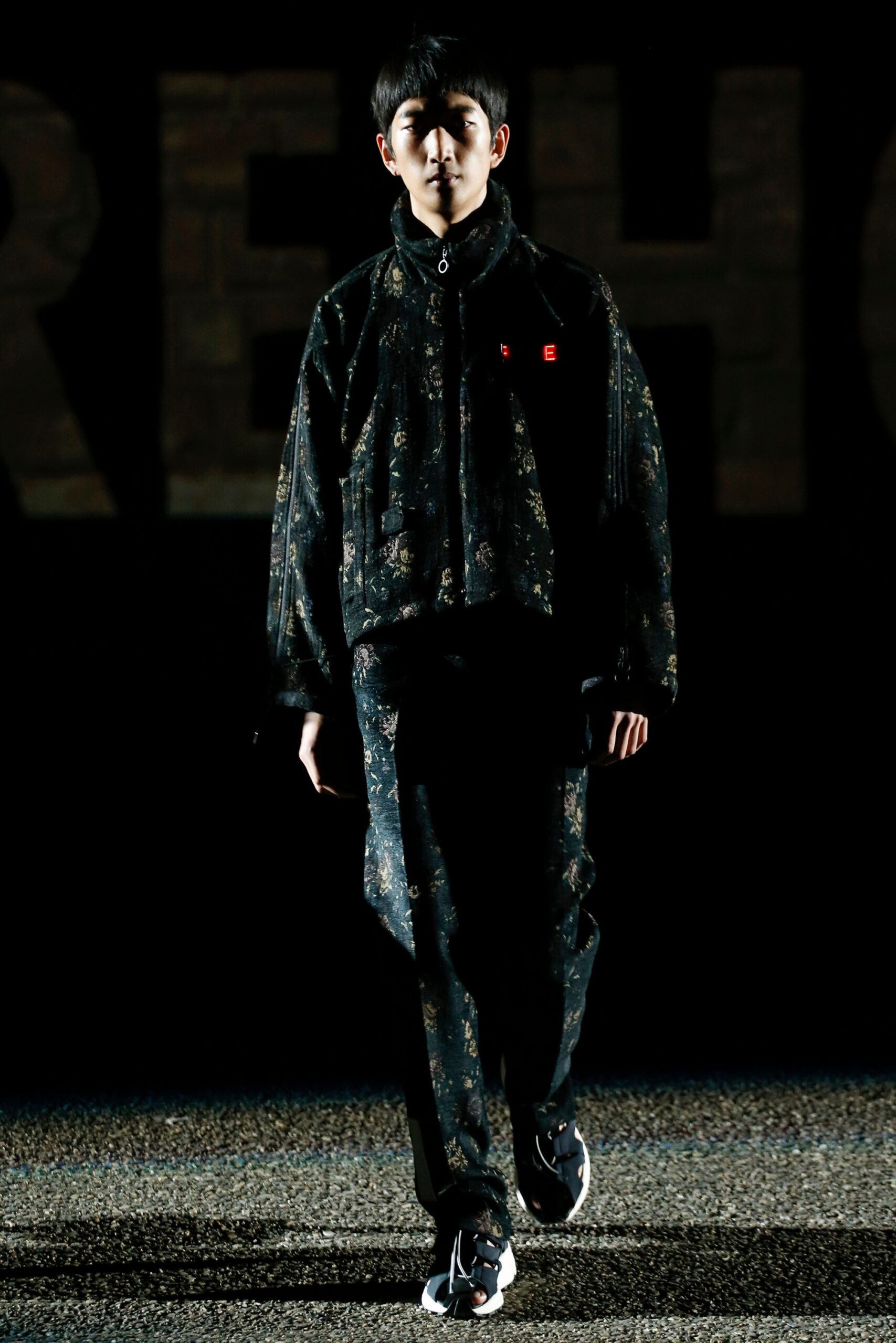 Off-White S/S 18 Menswear Look 23