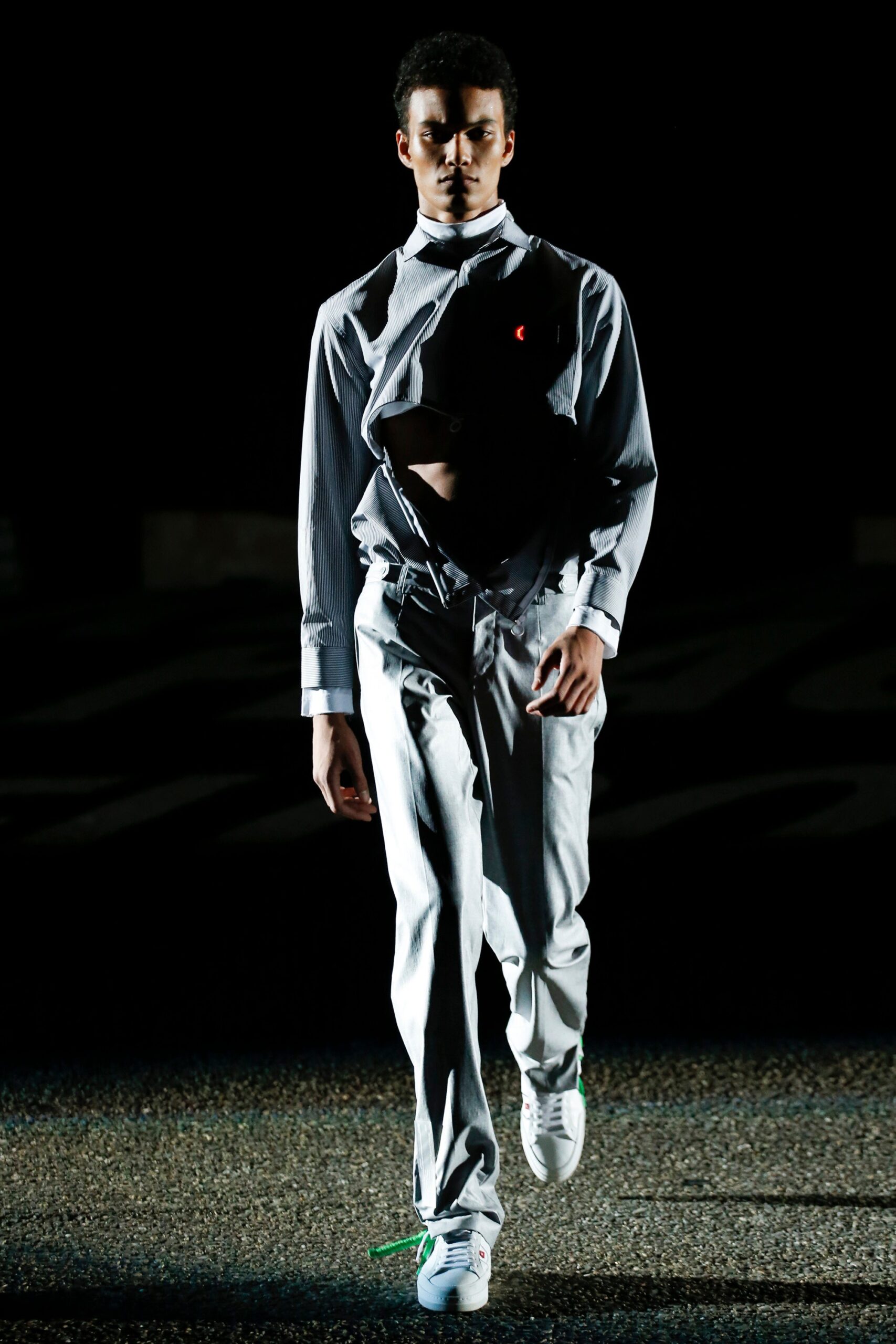 Off-White S/S 18 Menswear Look 26