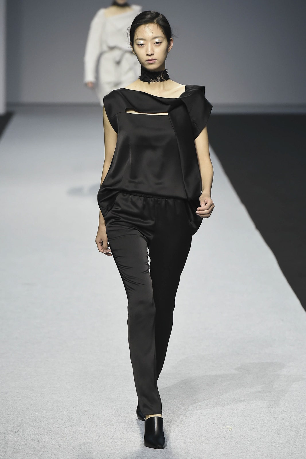 Nohke Seoul S/S 17 Look 16
