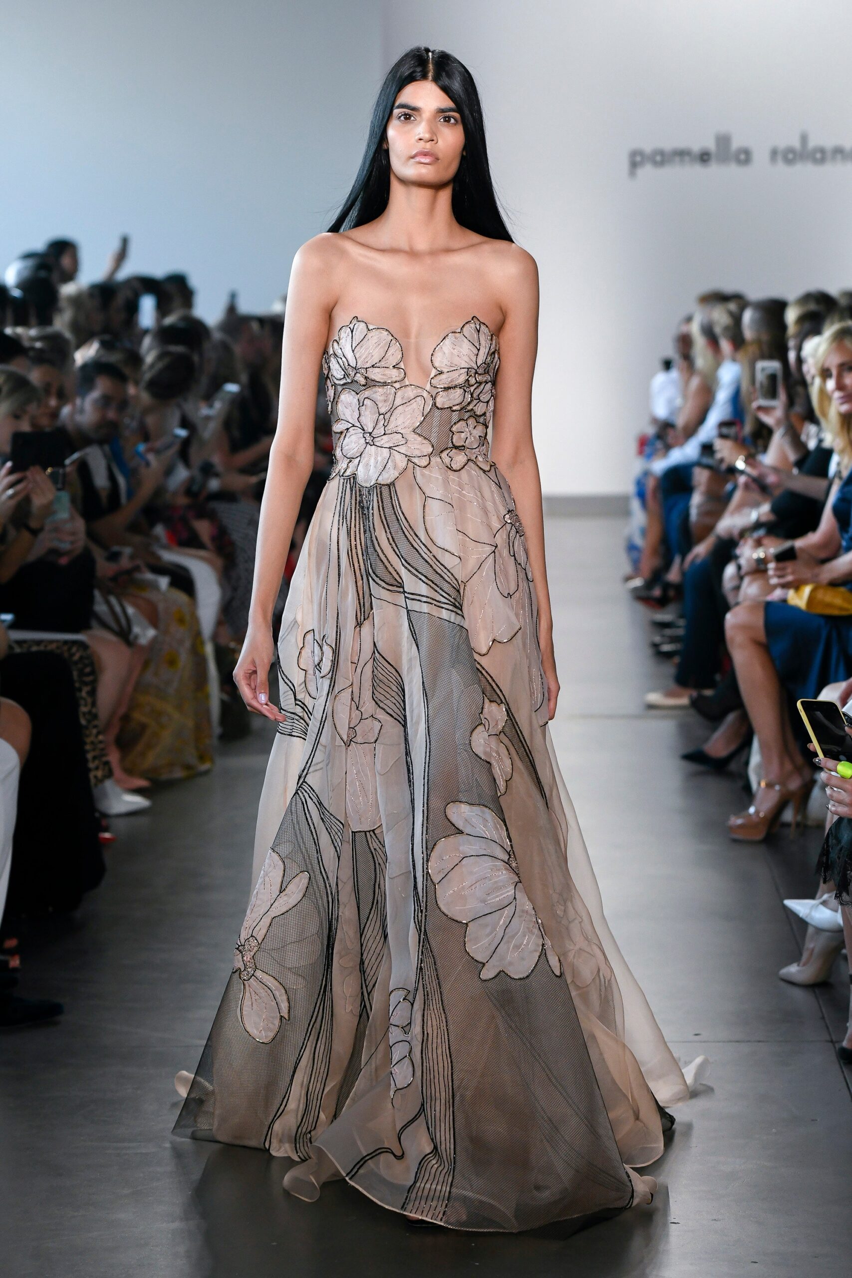 Pamella Roland S/S 19 Look 25