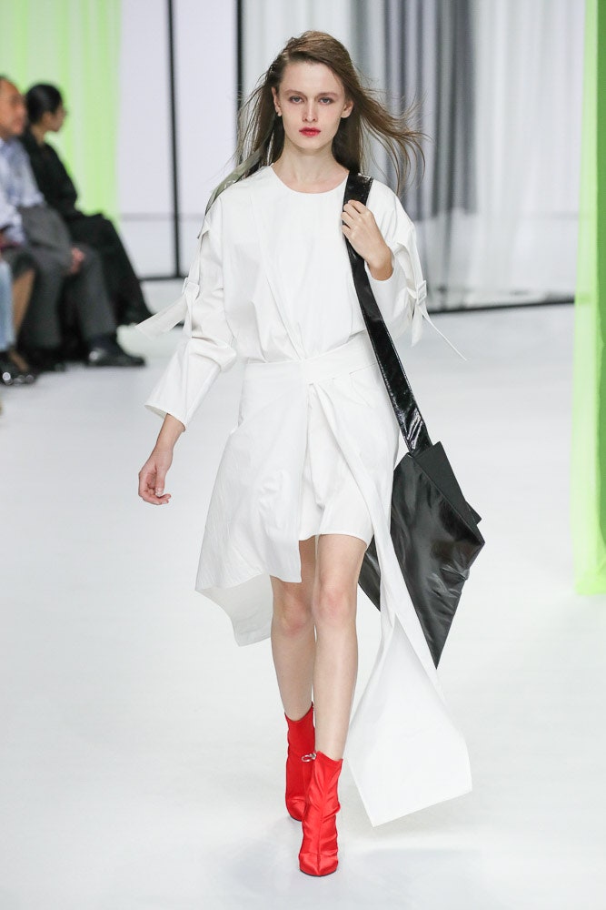Nohke Seoul S/S 18 Look 15