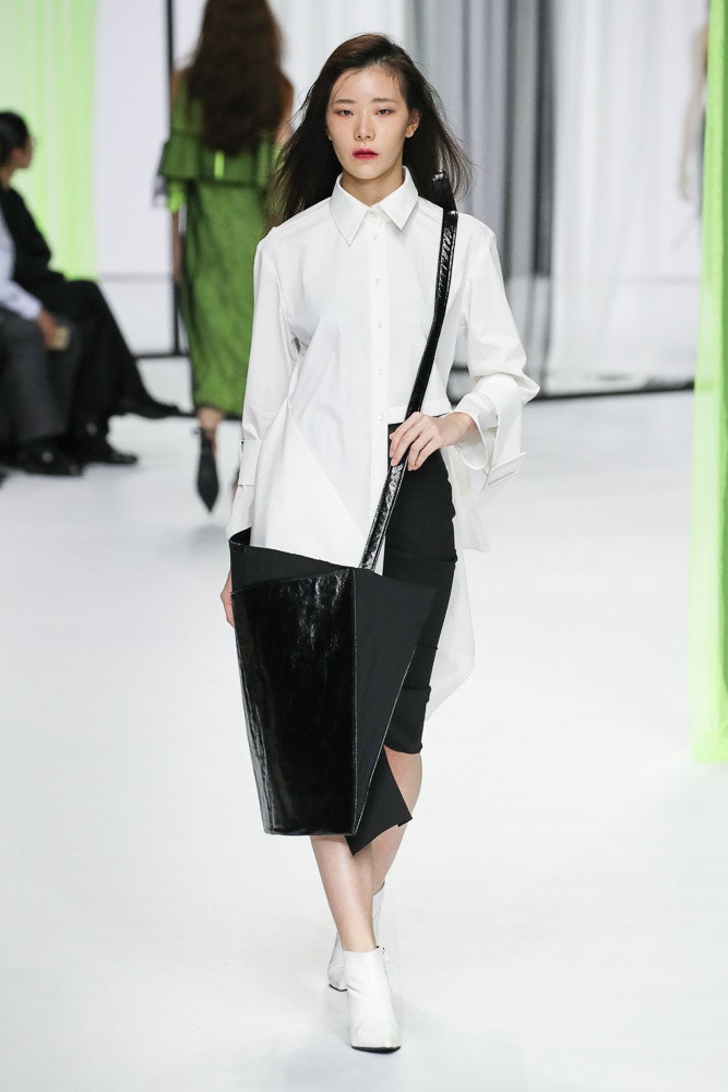 Nohke Seoul S/S 18 Look 31