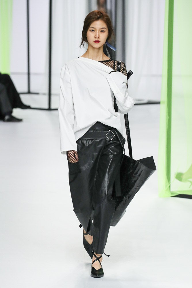 Nohke Seoul S/S 18 Look 33