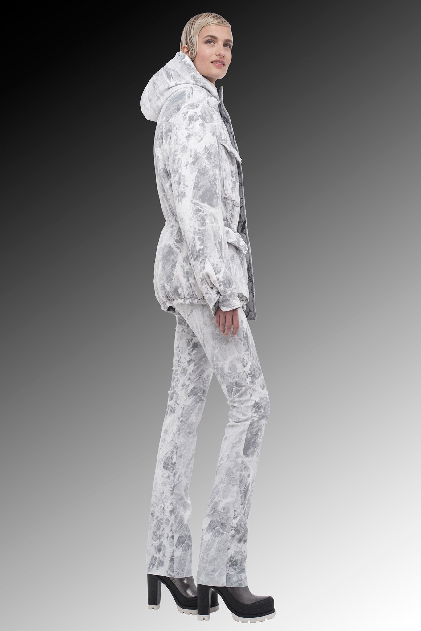 Norma Kamali F/W 15 Look 31