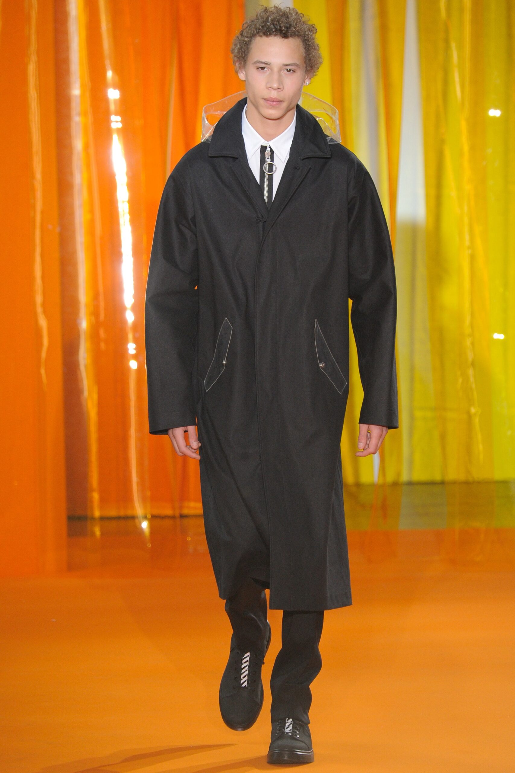 Off-White F/W 16 Menswear Look 2