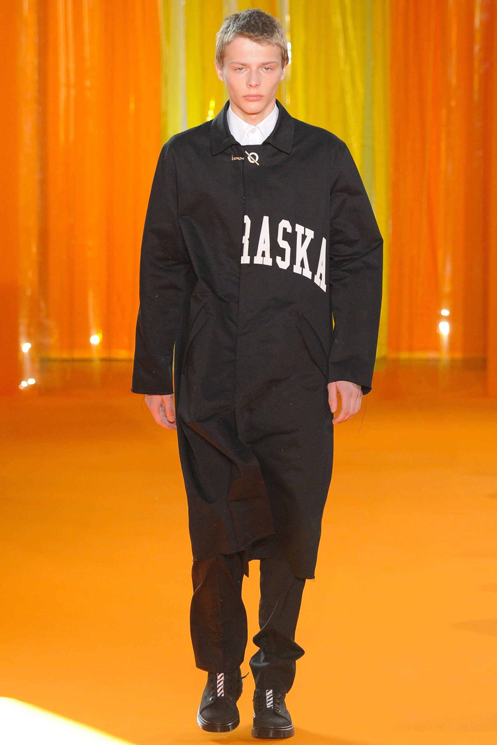 Off-White F/W 16 Menswear Look 3