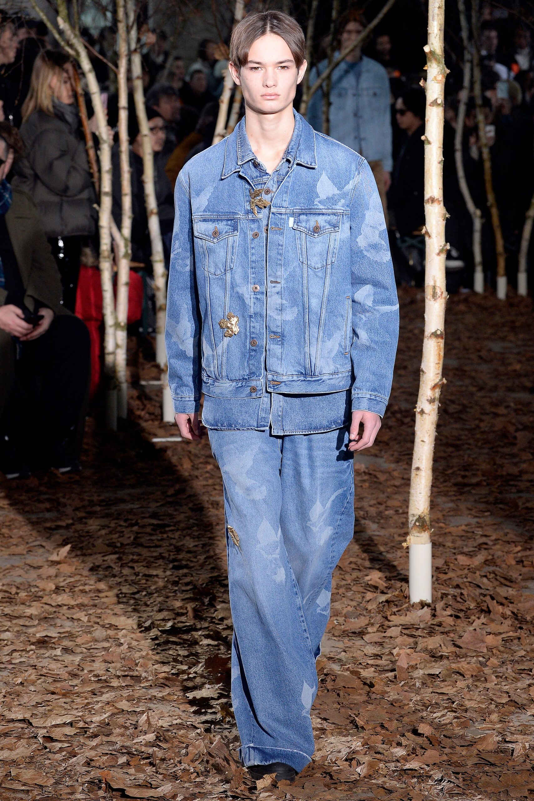 Off-White F/W 17 Menswear Look 2