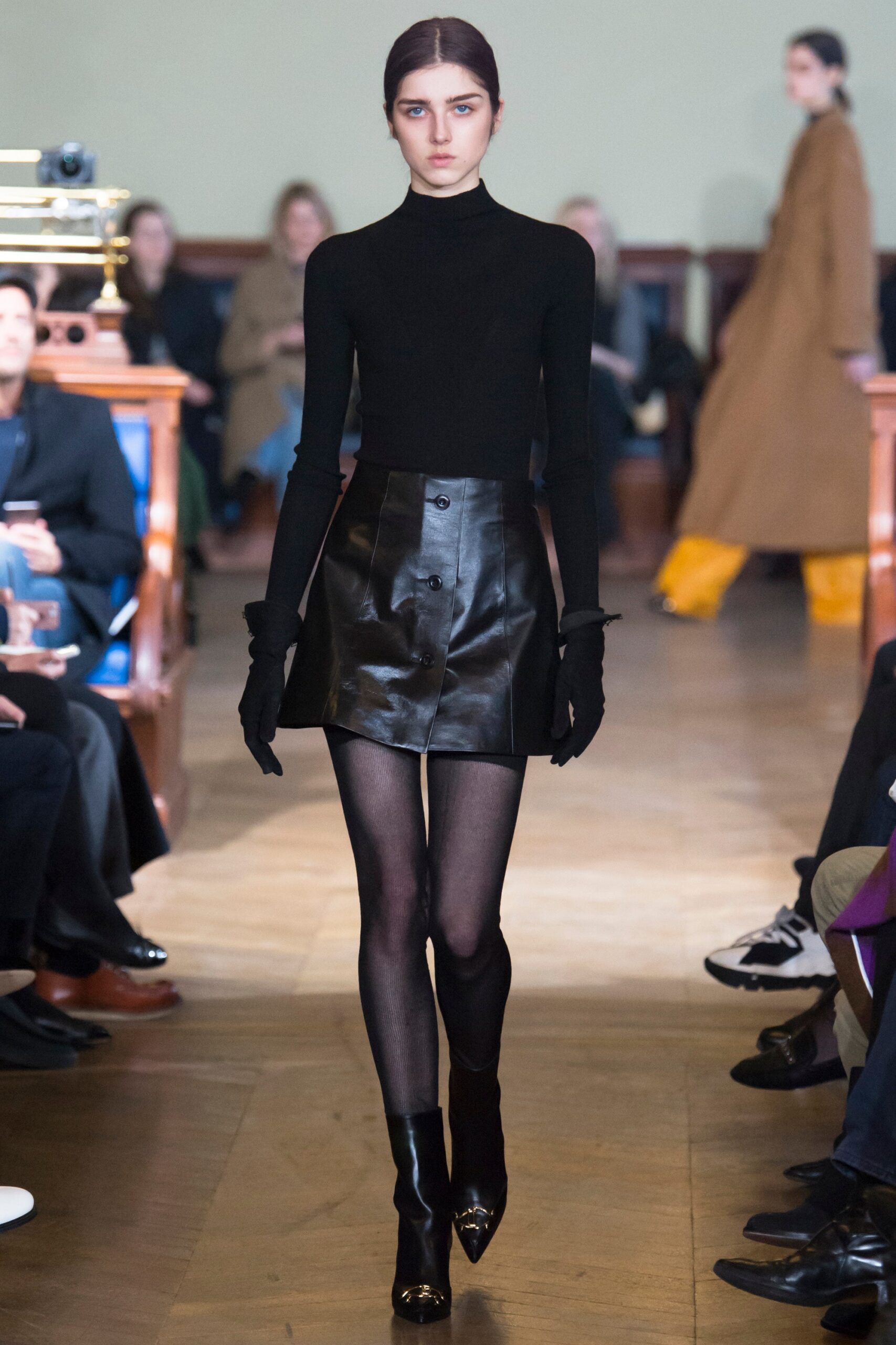 Olivier Theyskens Fall 2017 Ready-to-Wear