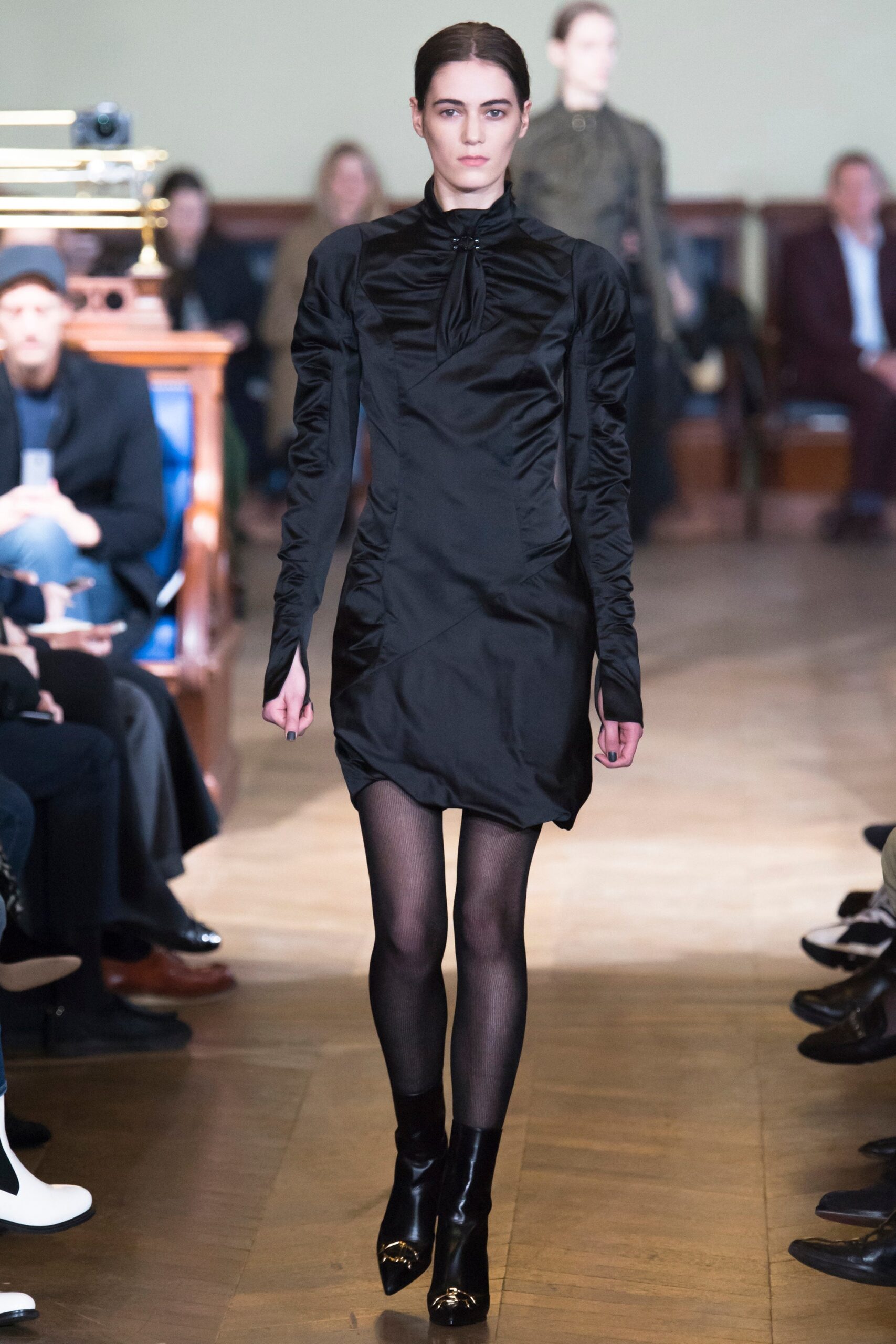Olivier Theyskens F/W 17 Look 5
