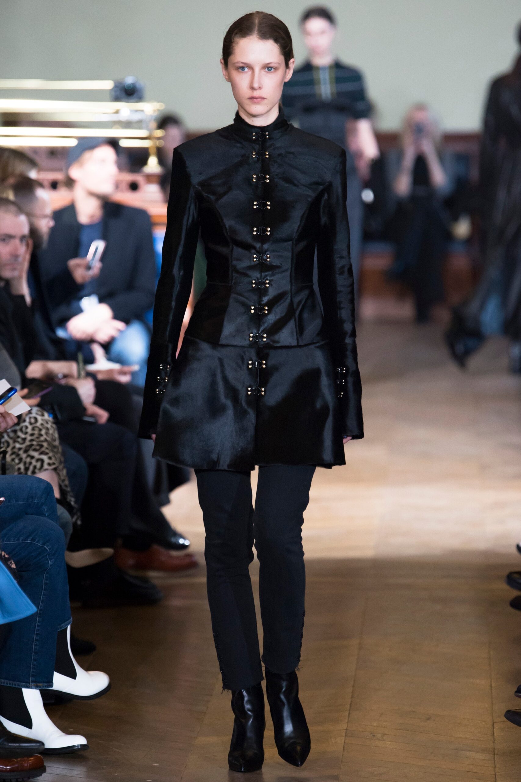 Olivier Theyskens F/W 17 Look 8