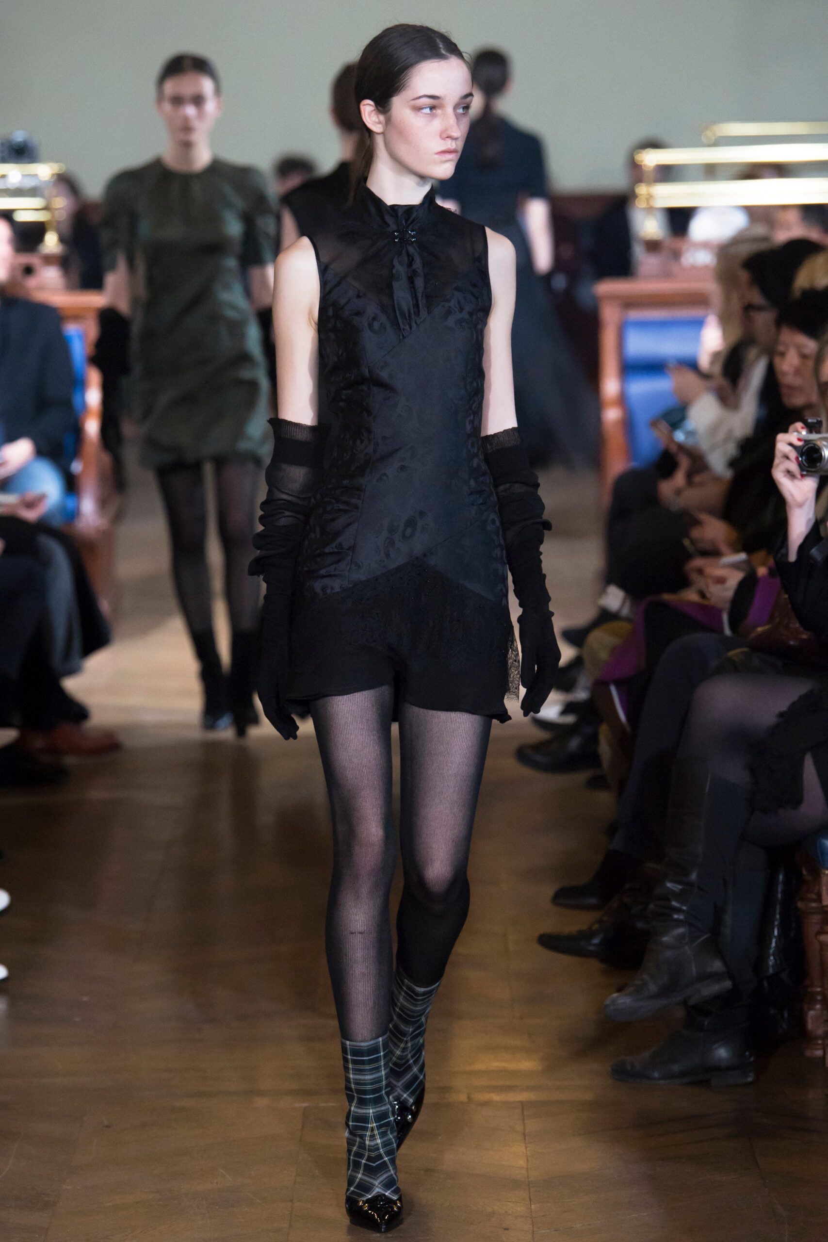 Olivier Theyskens F/W 17 Look 18