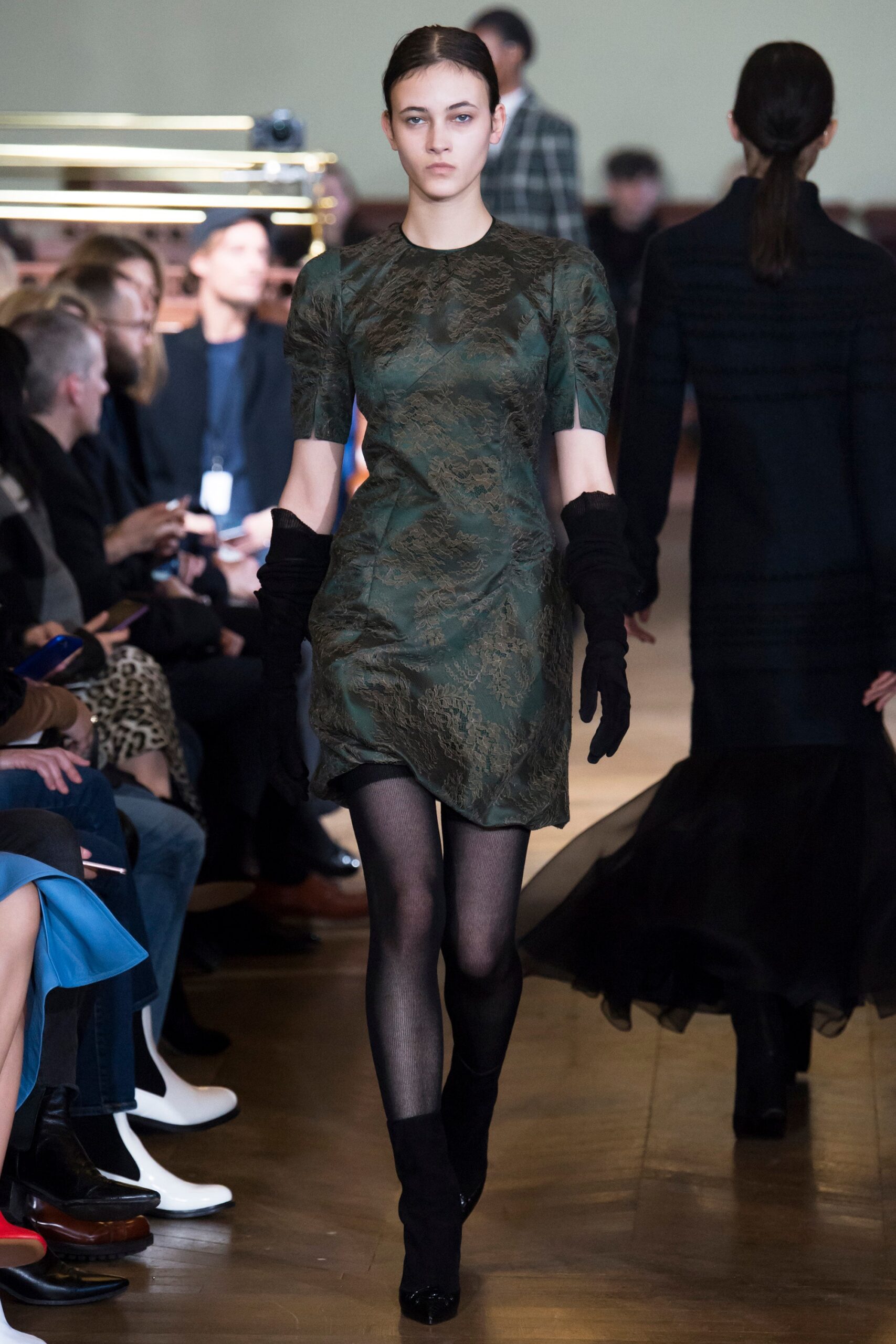 Olivier Theyskens F/W 17 Look 19
