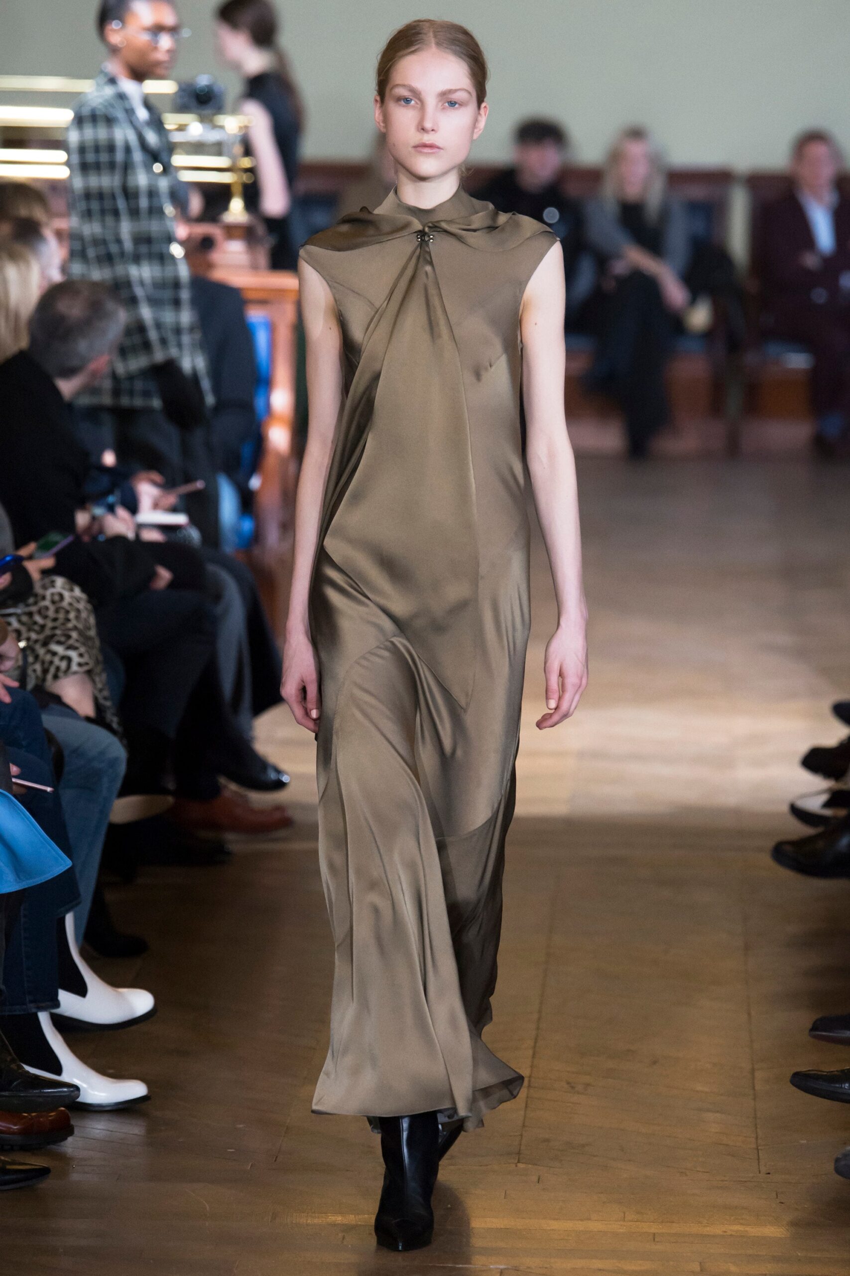 Olivier Theyskens F/W 17 Look 20