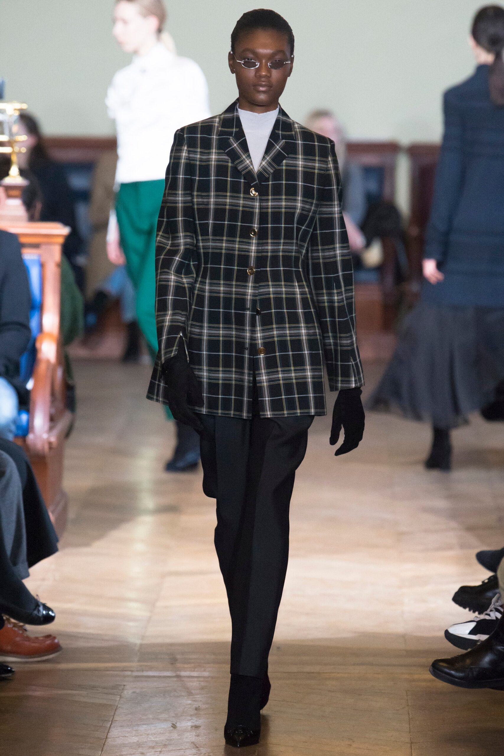 Olivier Theyskens F/W 17 Look 21