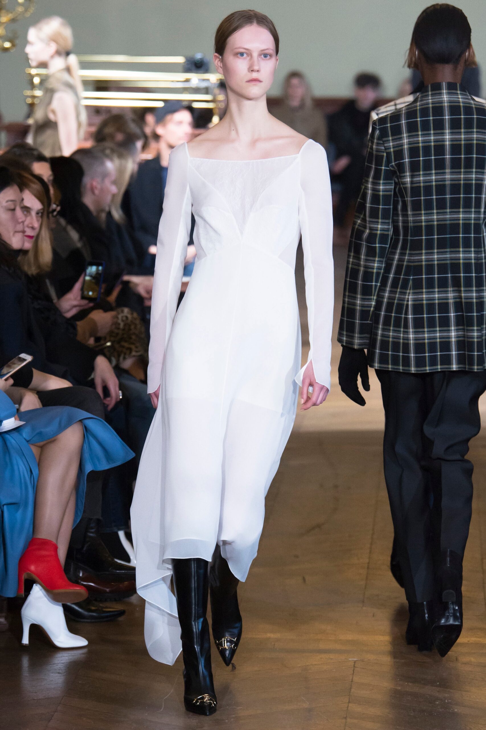 Olivier Theyskens F/W 17 Look 27