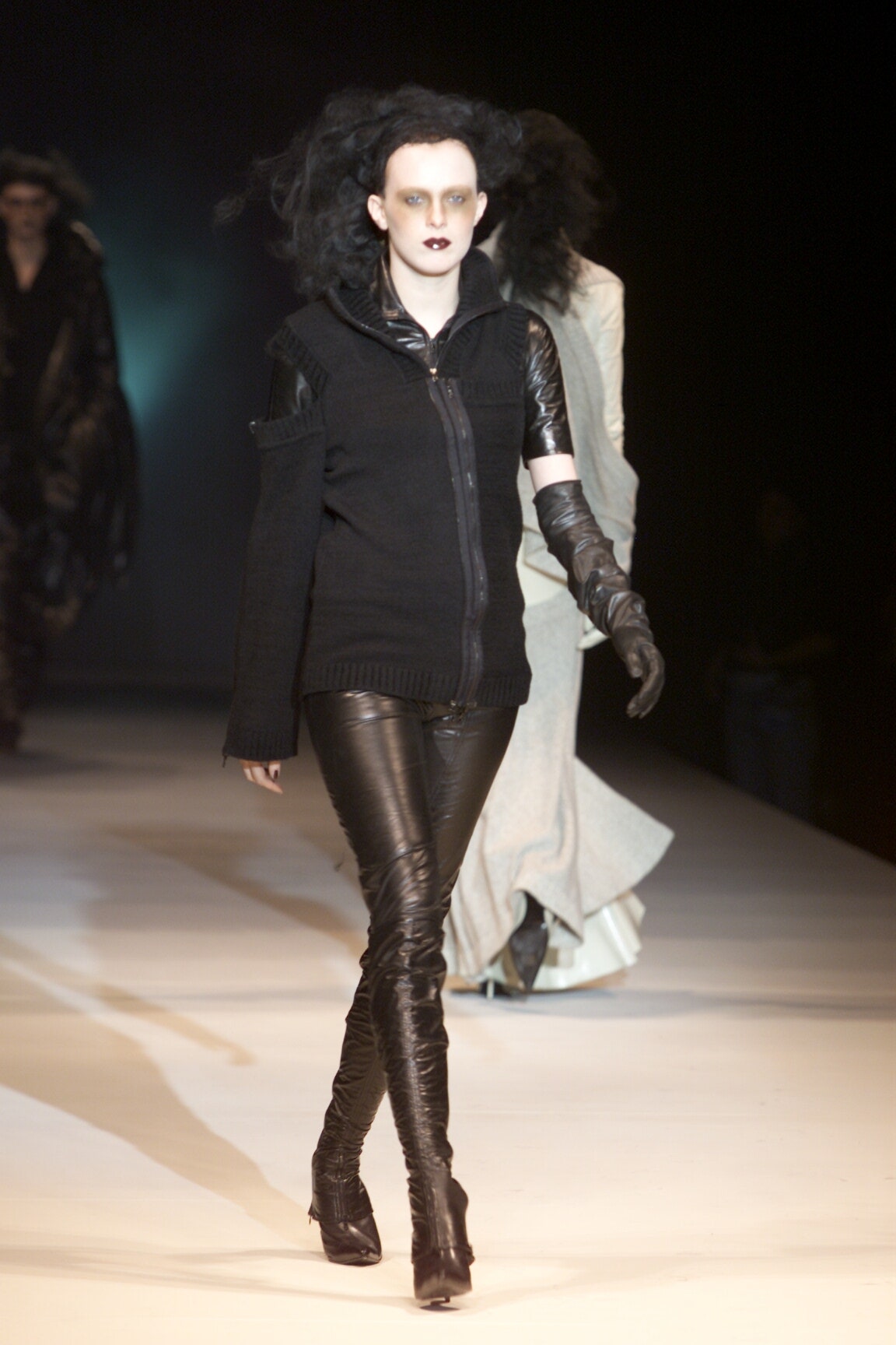 Olivier Theyskens F/W 00 Look 10