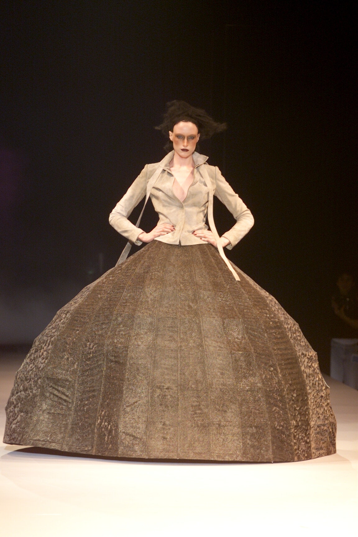 Olivier Theyskens F/W 00 Look 39