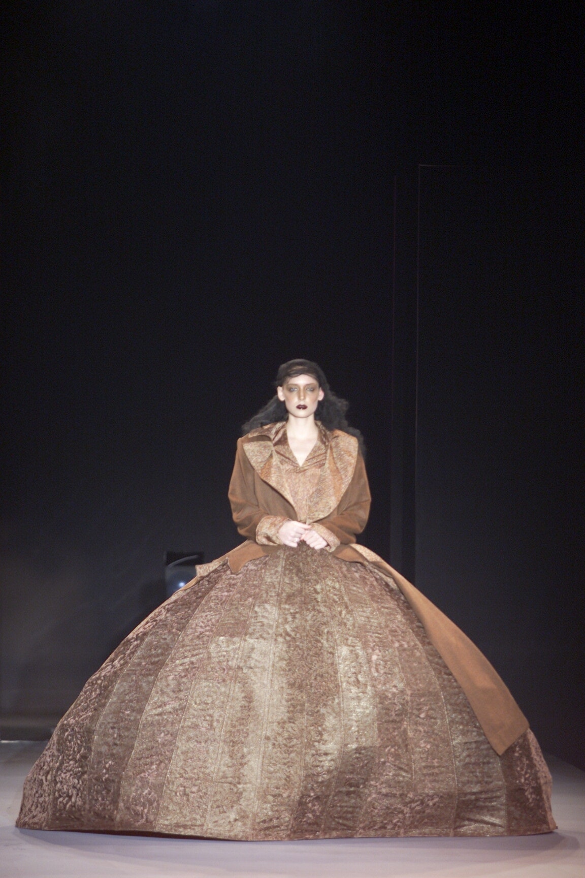 Olivier Theyskens F/W 00 Look 54