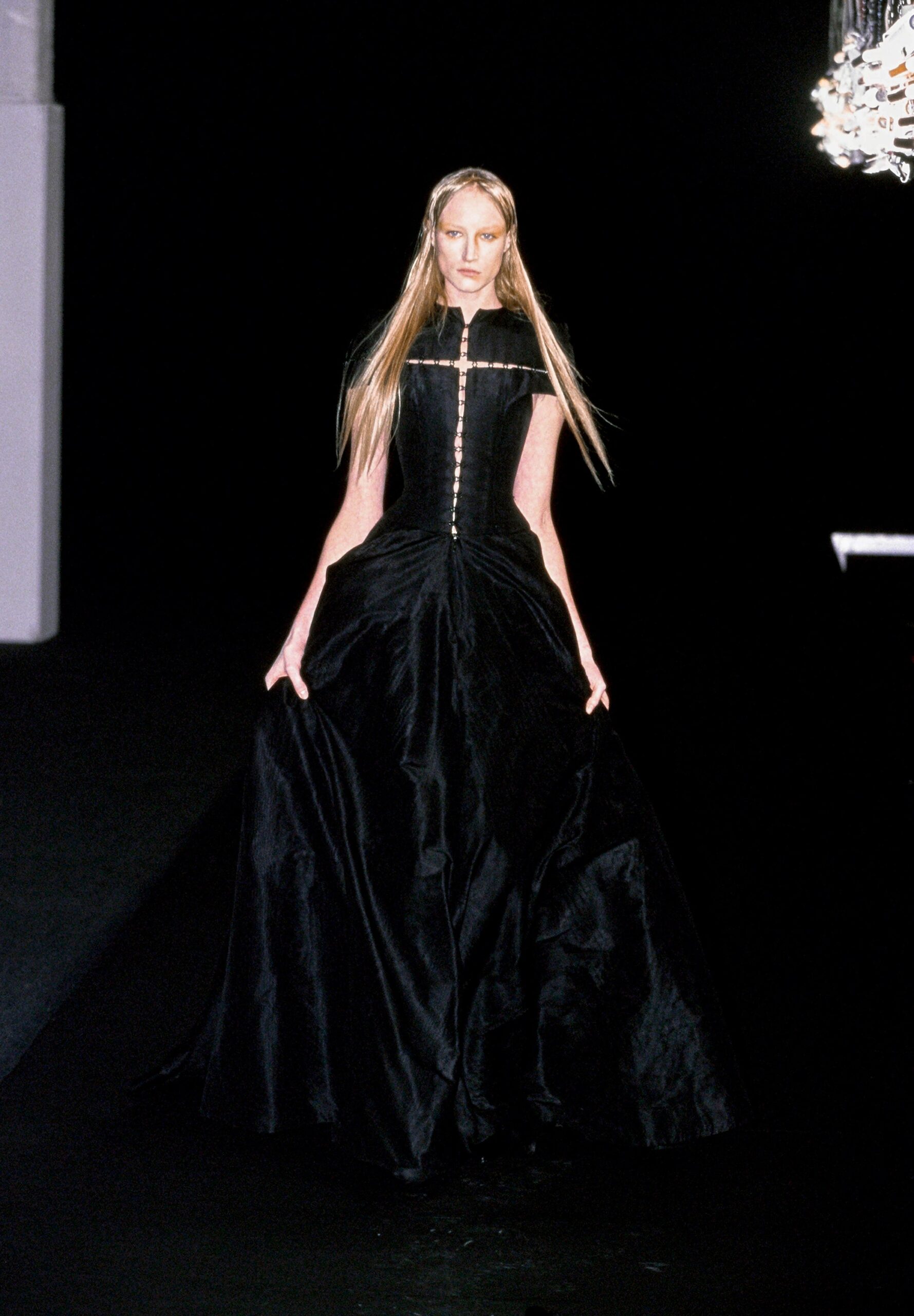 Olivier Theyskens S/S 99 Look 19