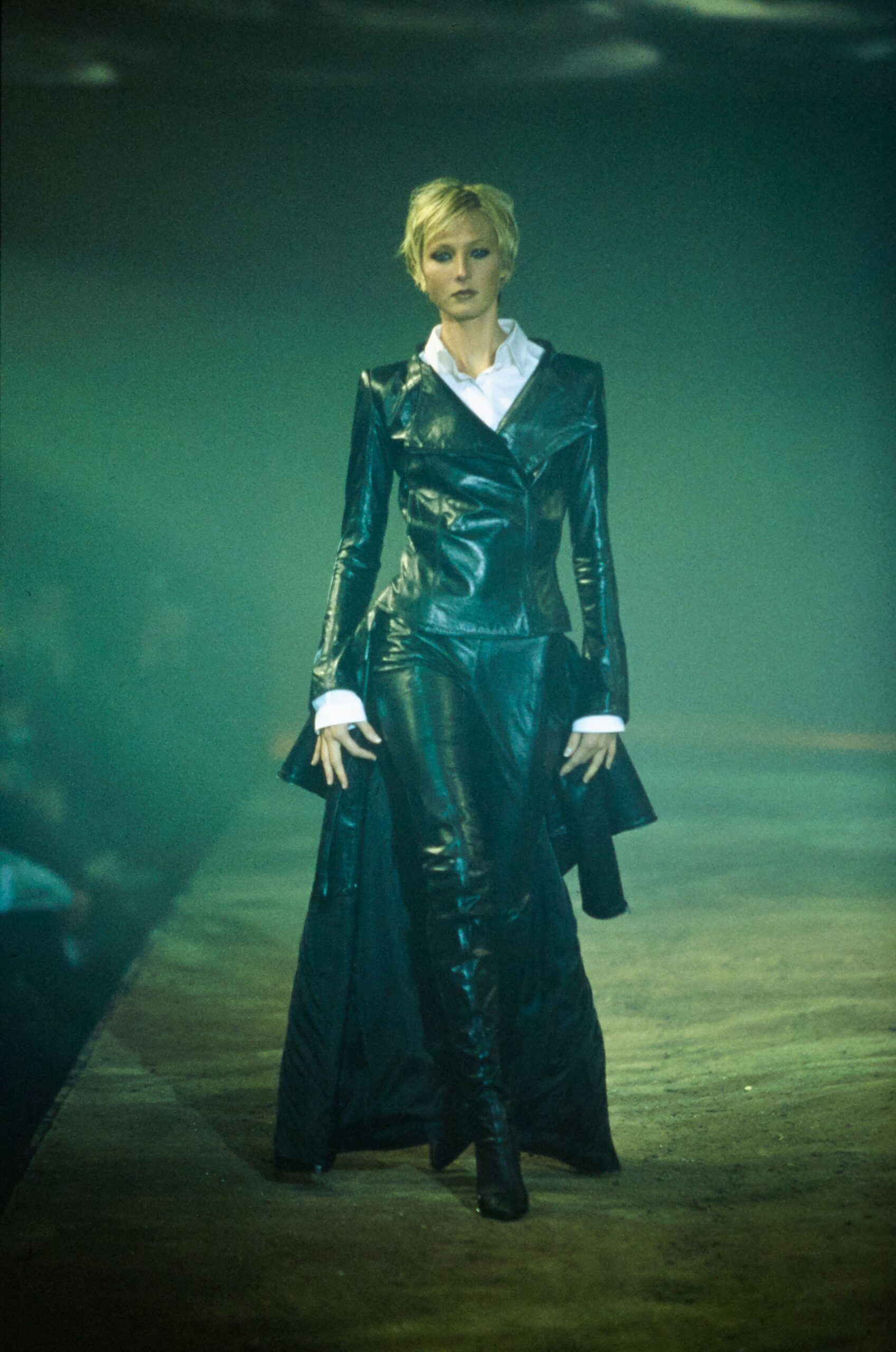 Olivier Theyskens S/S 00 Look 5