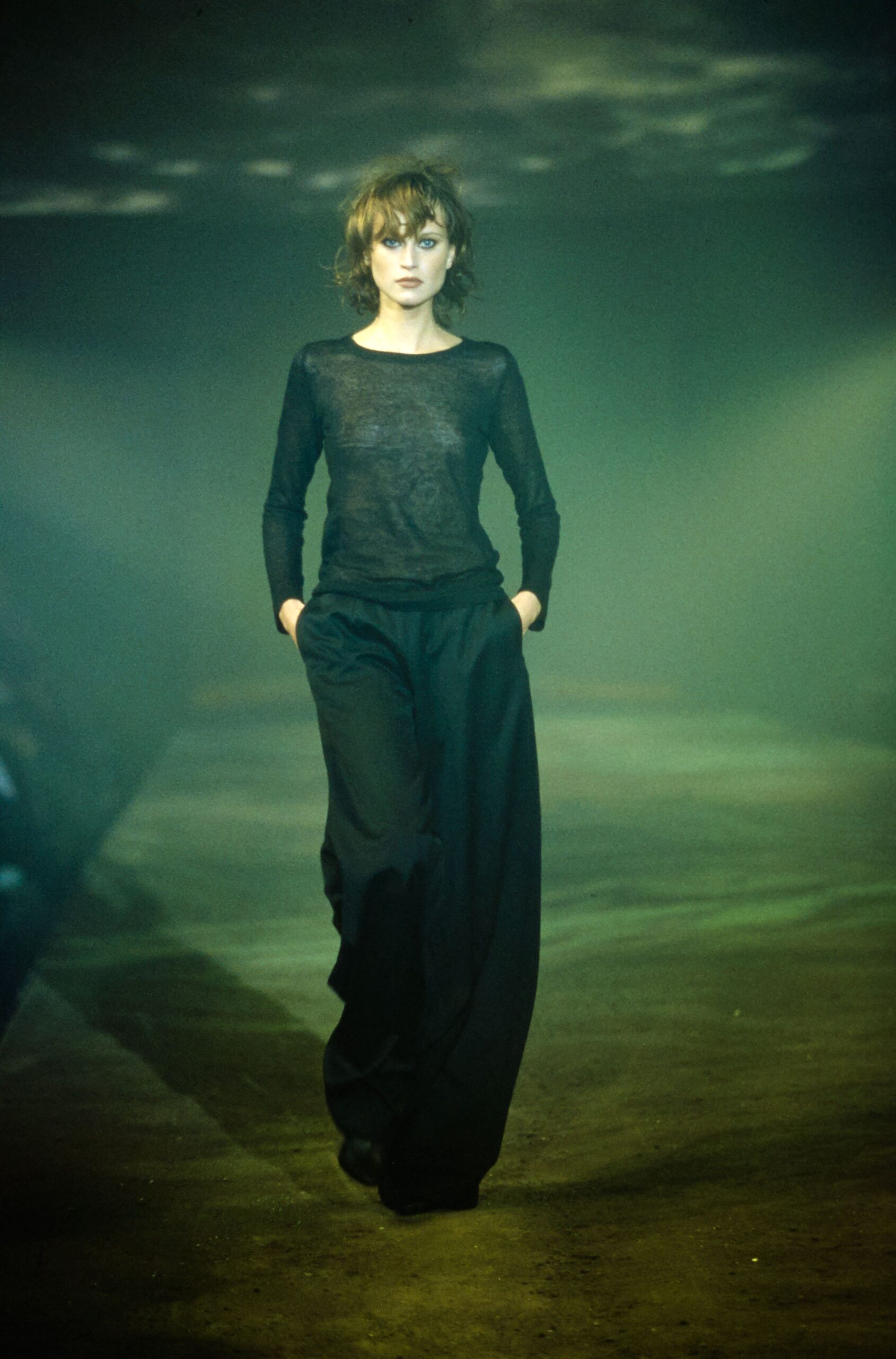 Olivier Theyskens S/S 00 Look 9
