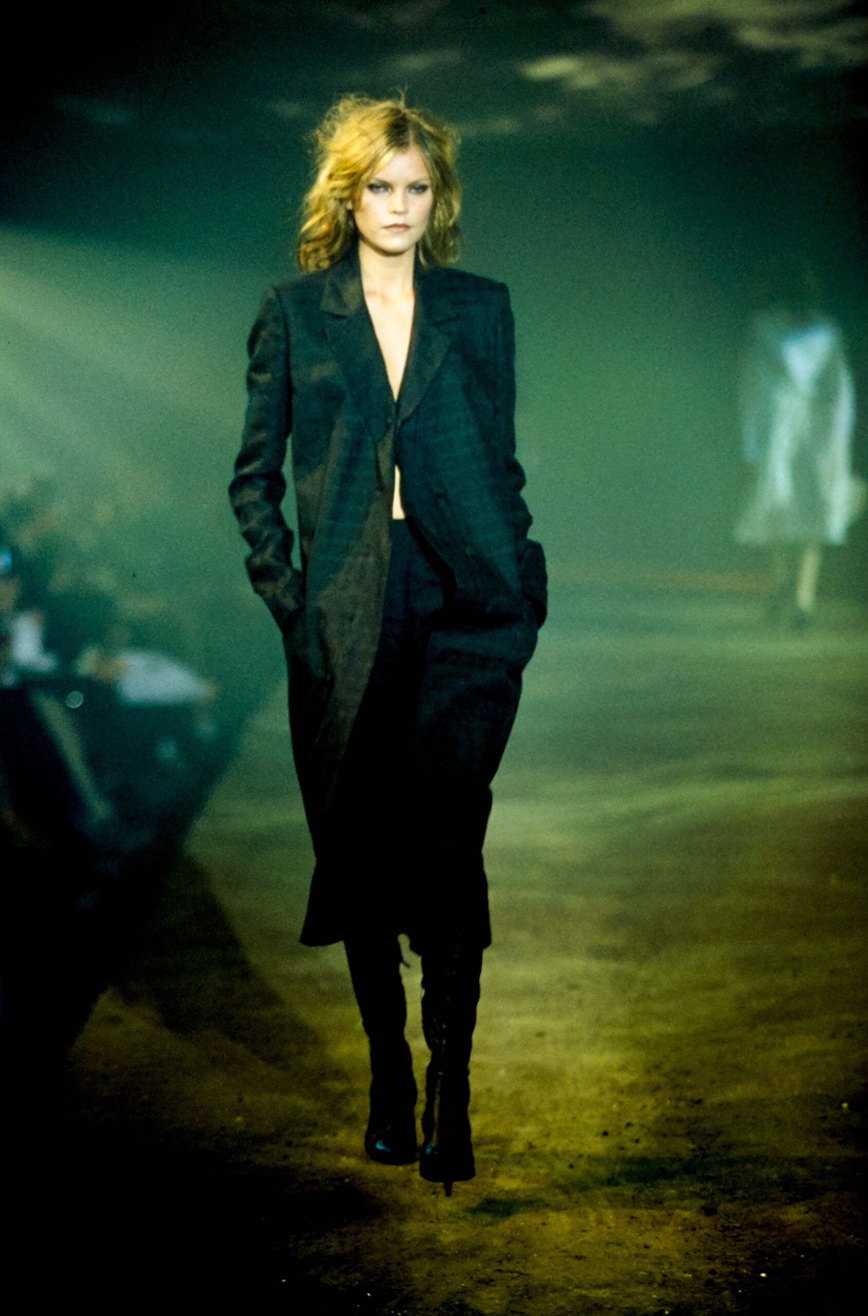 Olivier Theyskens S/S 00 Look 18