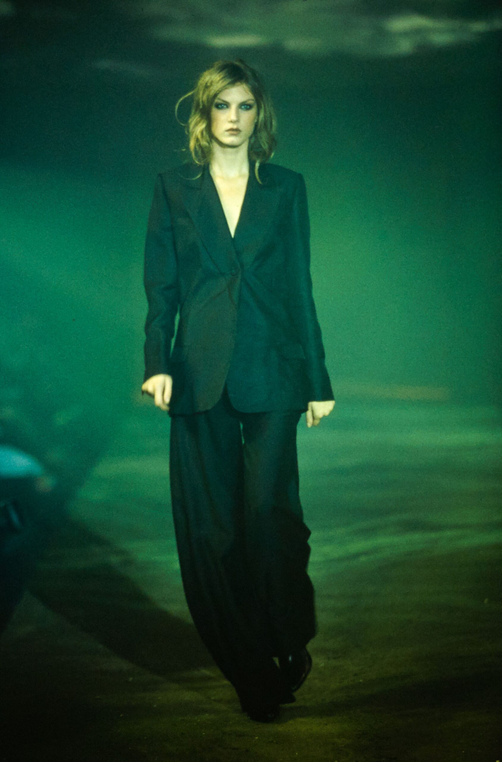 Olivier Theyskens S/S 00 Look 23