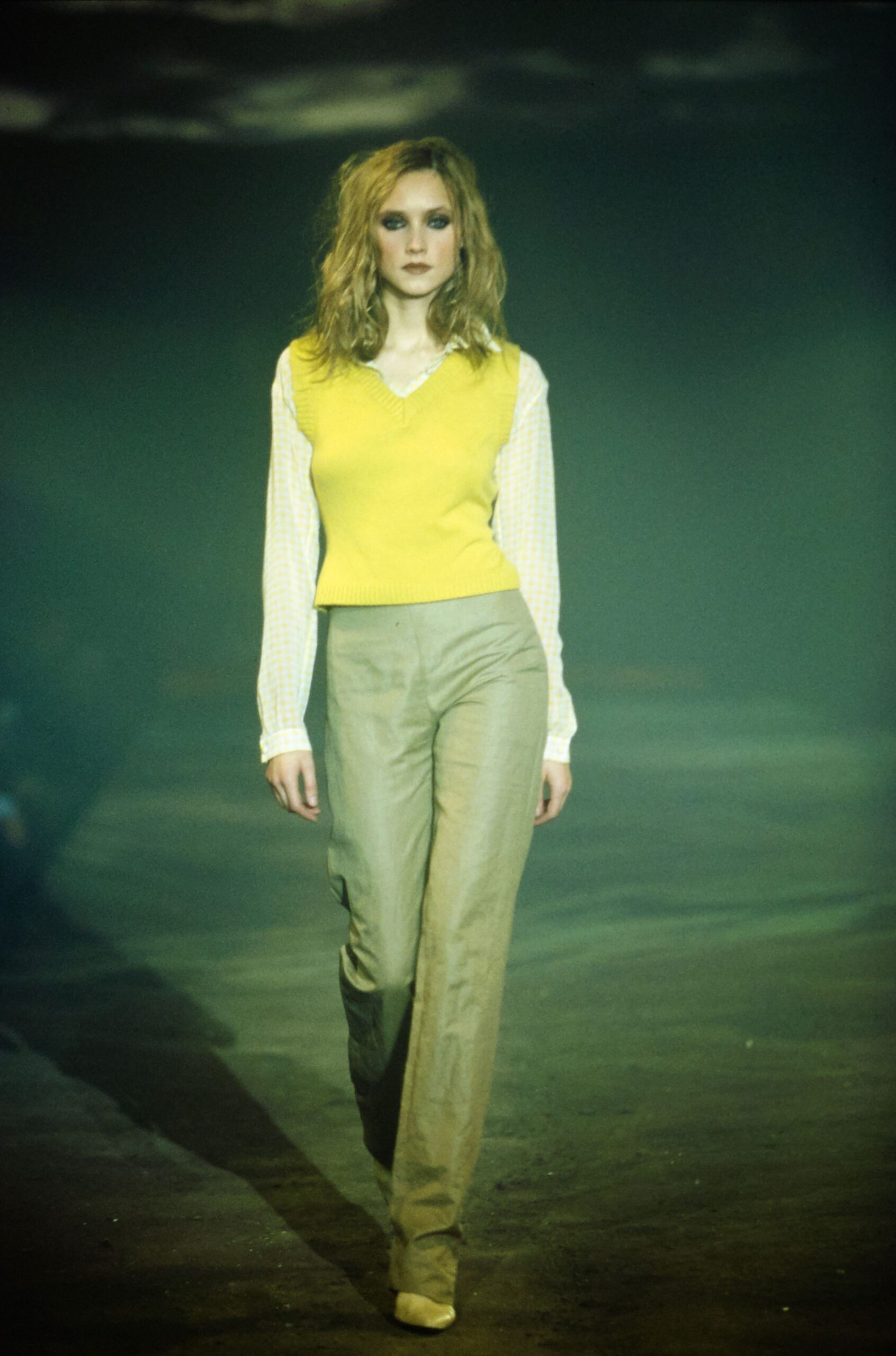 Olivier Theyskens S/S 00 Look 30