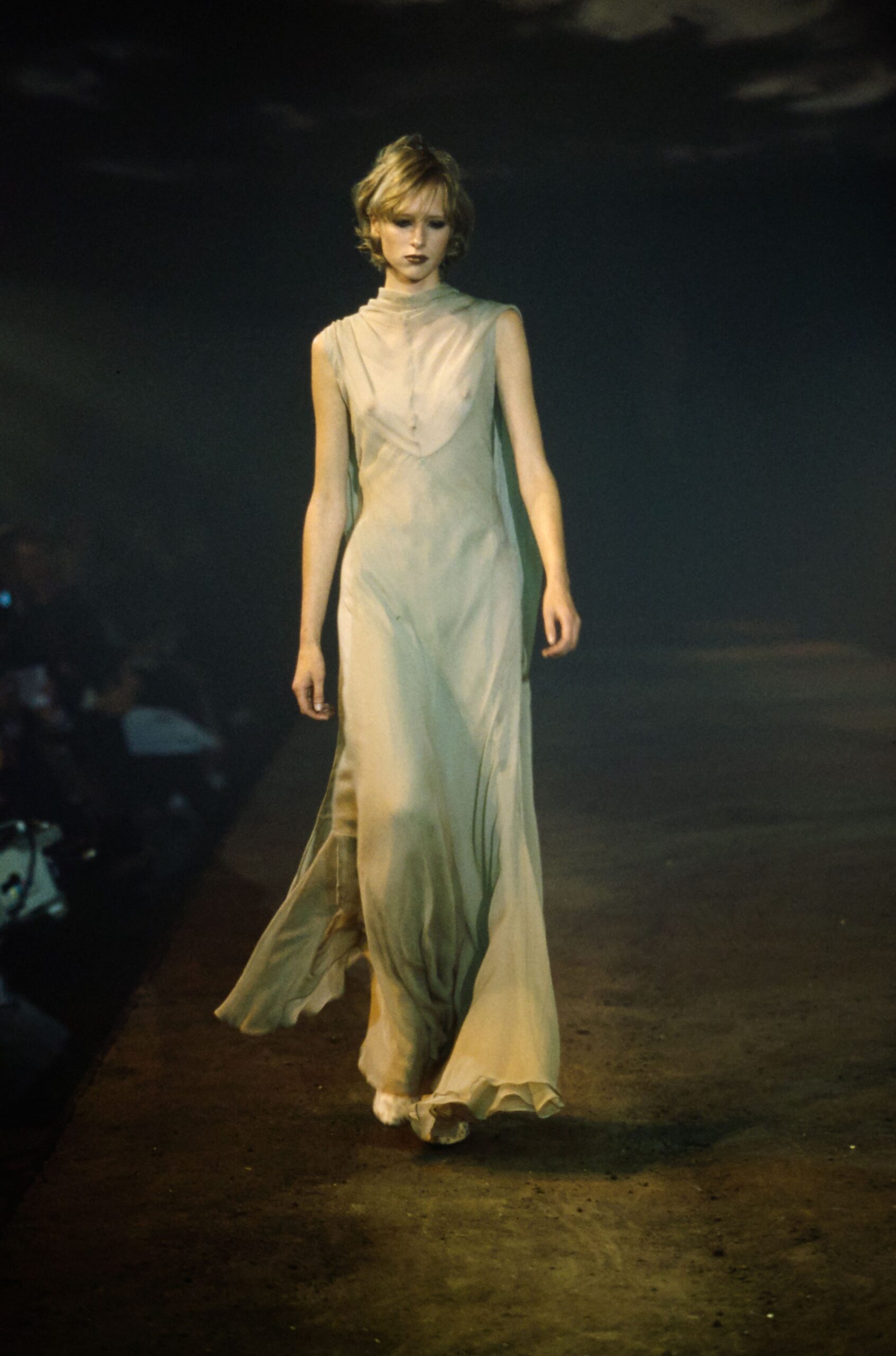 Olivier Theyskens S/S 00 Look 36