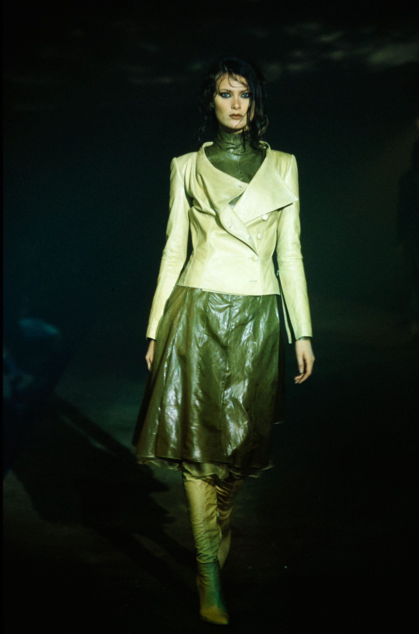 Olivier Theyskens S/S 00 Look 38