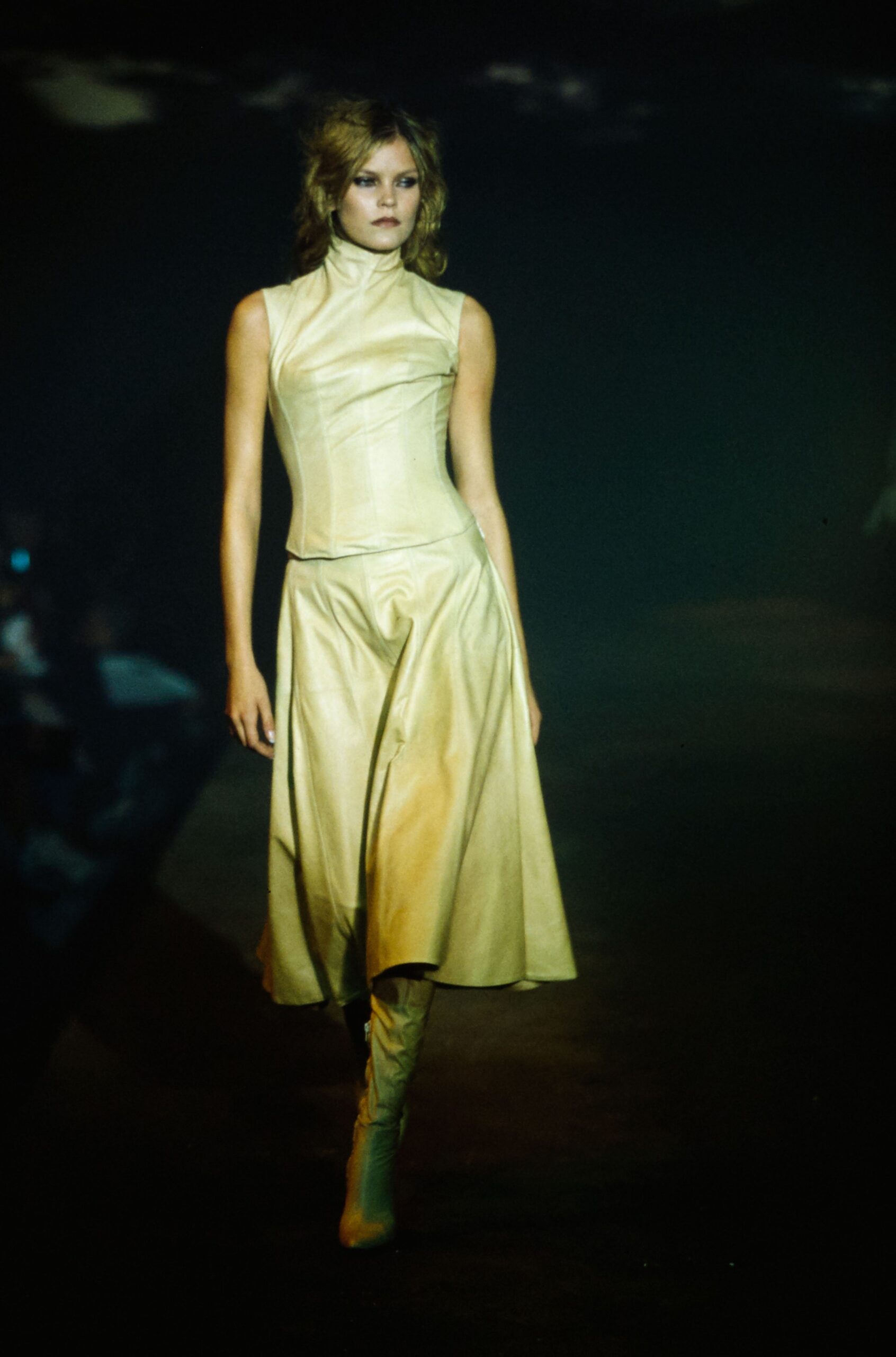 Olivier Theyskens S/S 00 Look 39