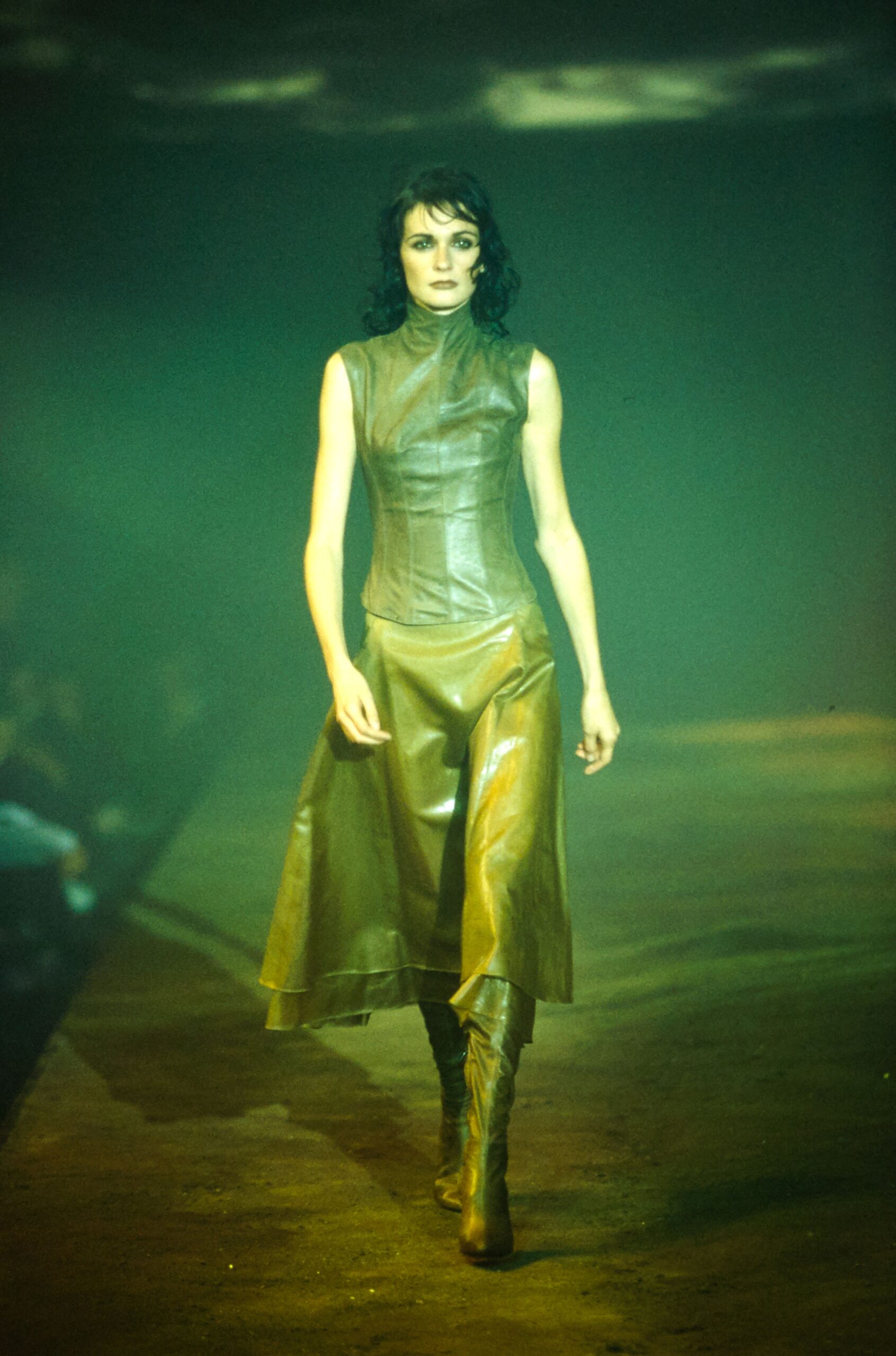 Olivier Theyskens S/S 00 Look 42