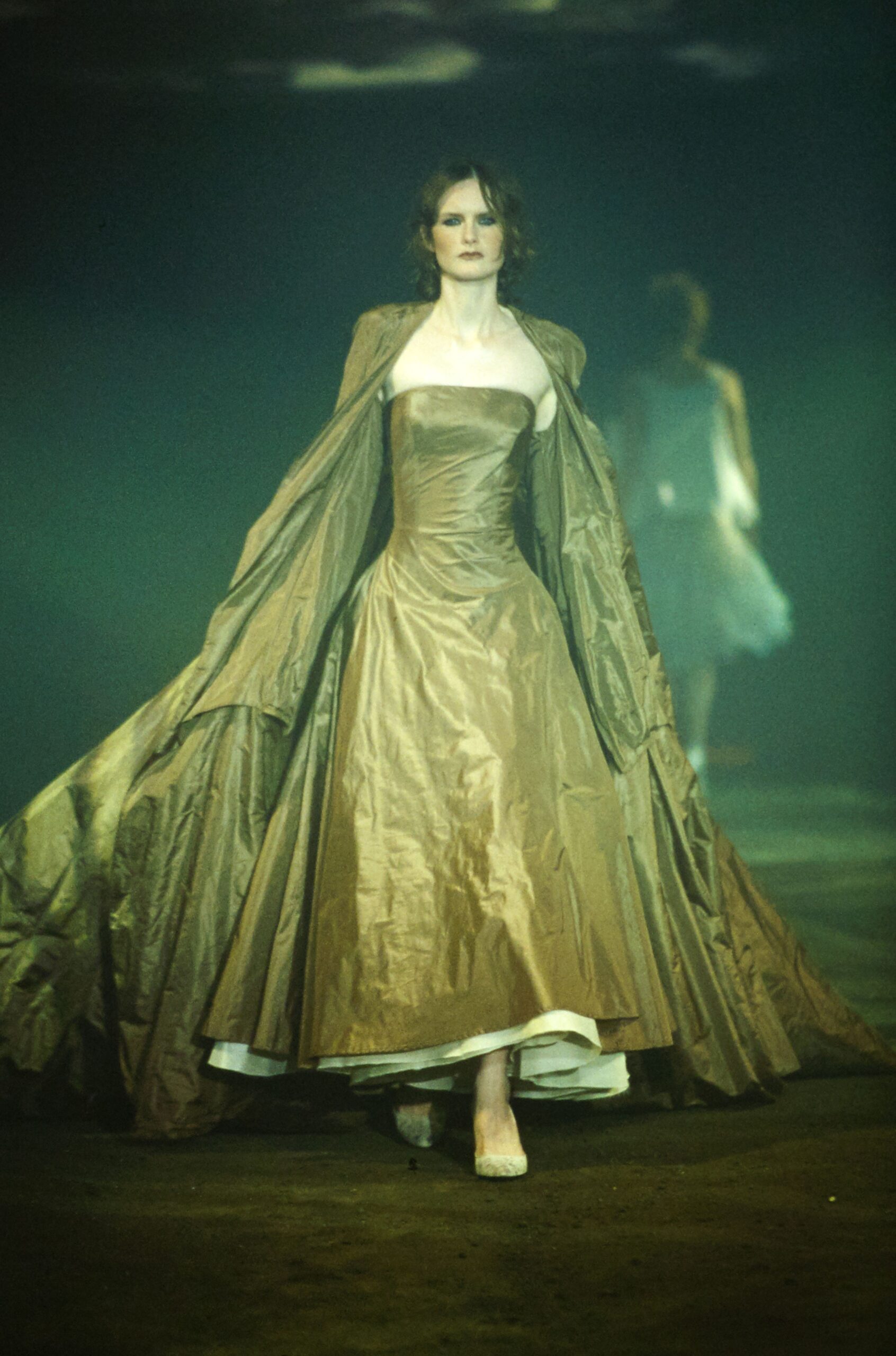 Olivier Theyskens S/S 00 Look 45